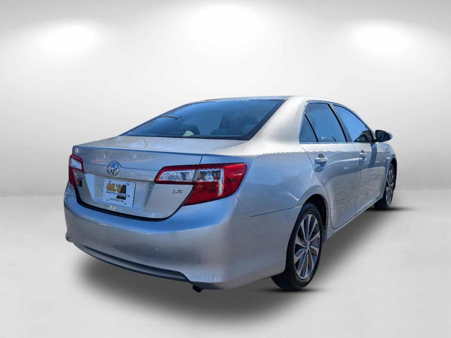 2012 Toyota Camry LE photo 8