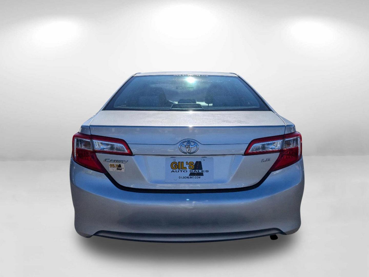 2012 Toyota Camry LE photo 9