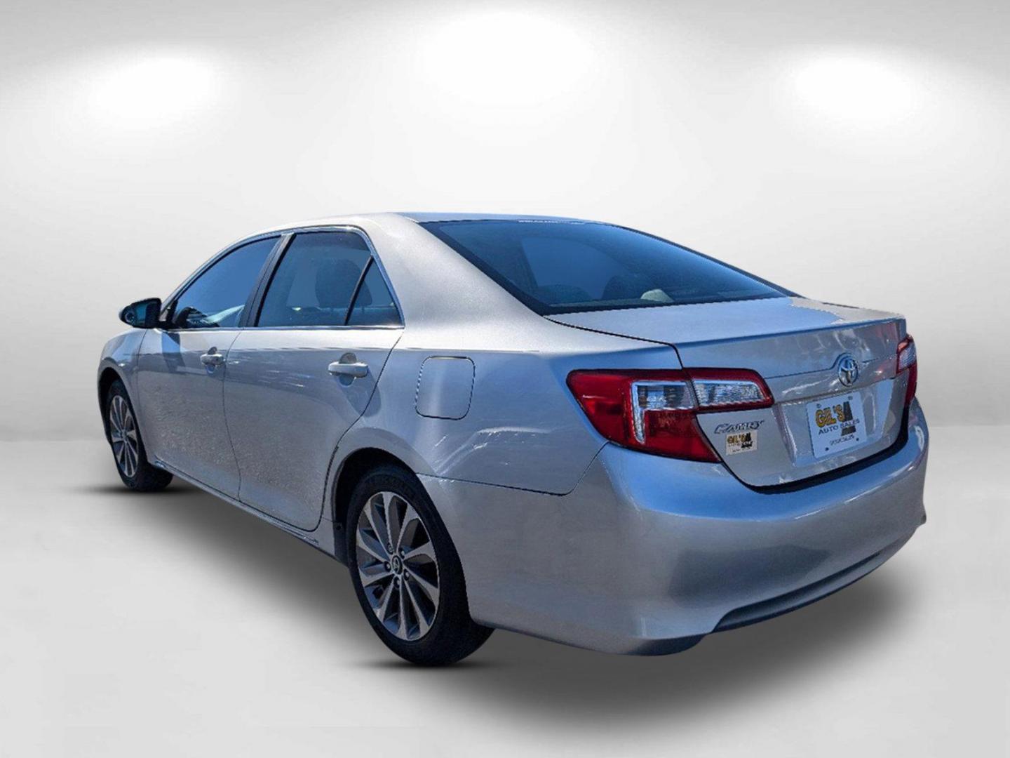 2012 Toyota Camry LE photo 10