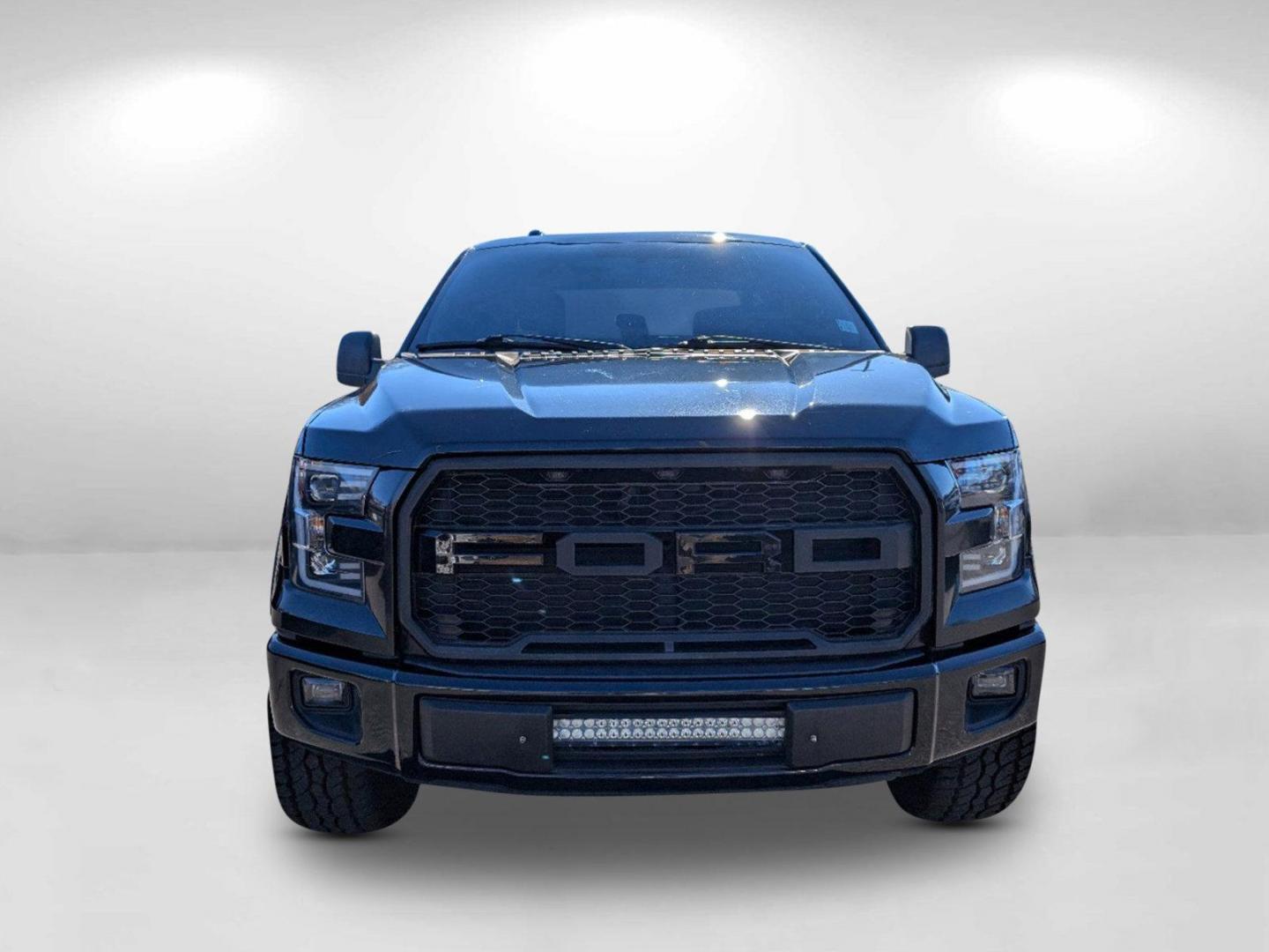 2015 Ford F-150 XLT photo 5