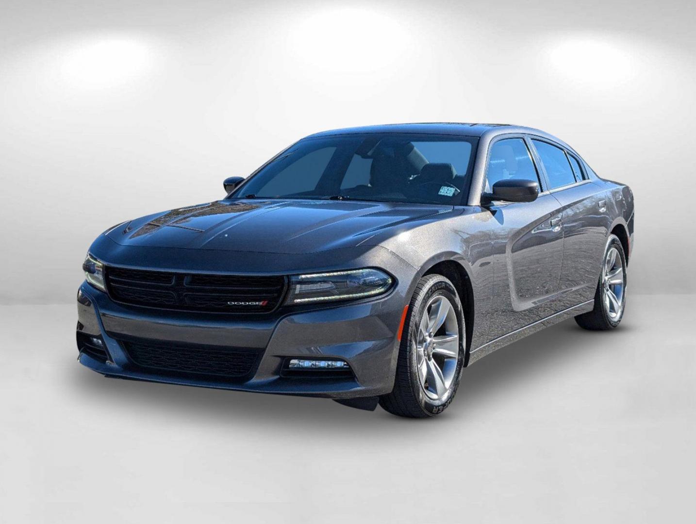 2016 Dodge Charger SXT photo 5