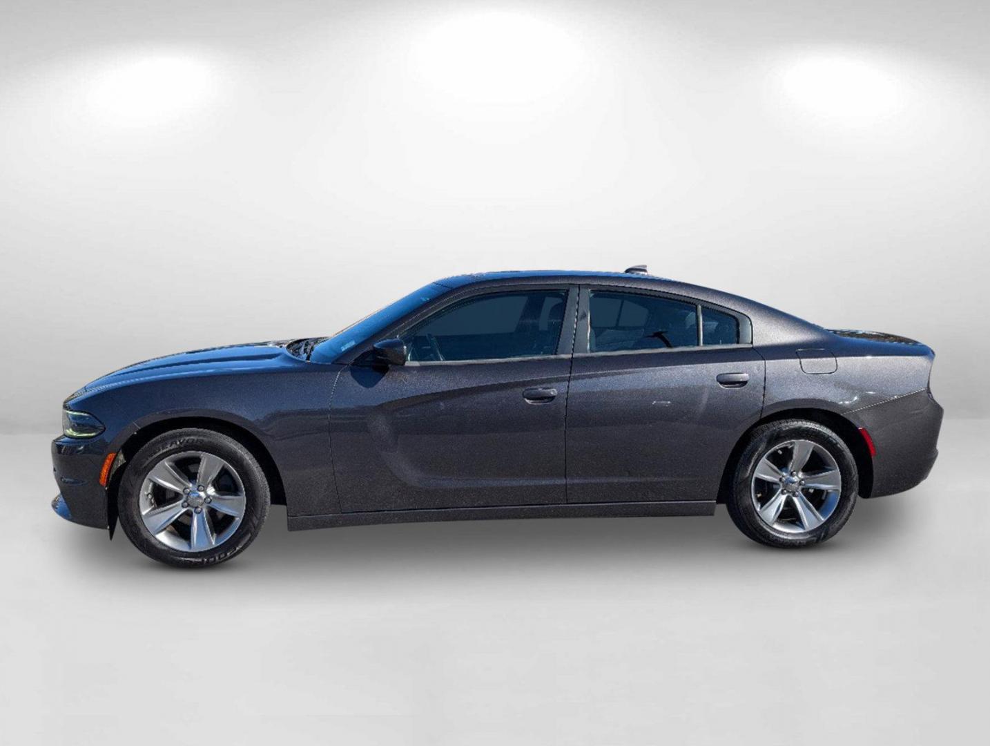 2016 Dodge Charger SXT photo 12