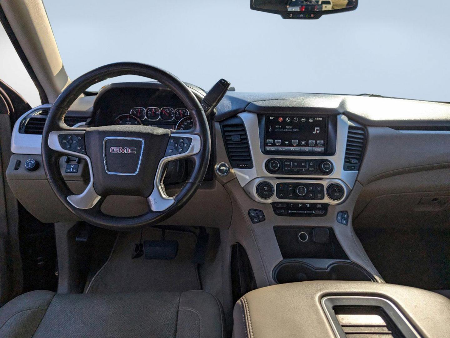 2016 GMC Yukon SLT photo 16