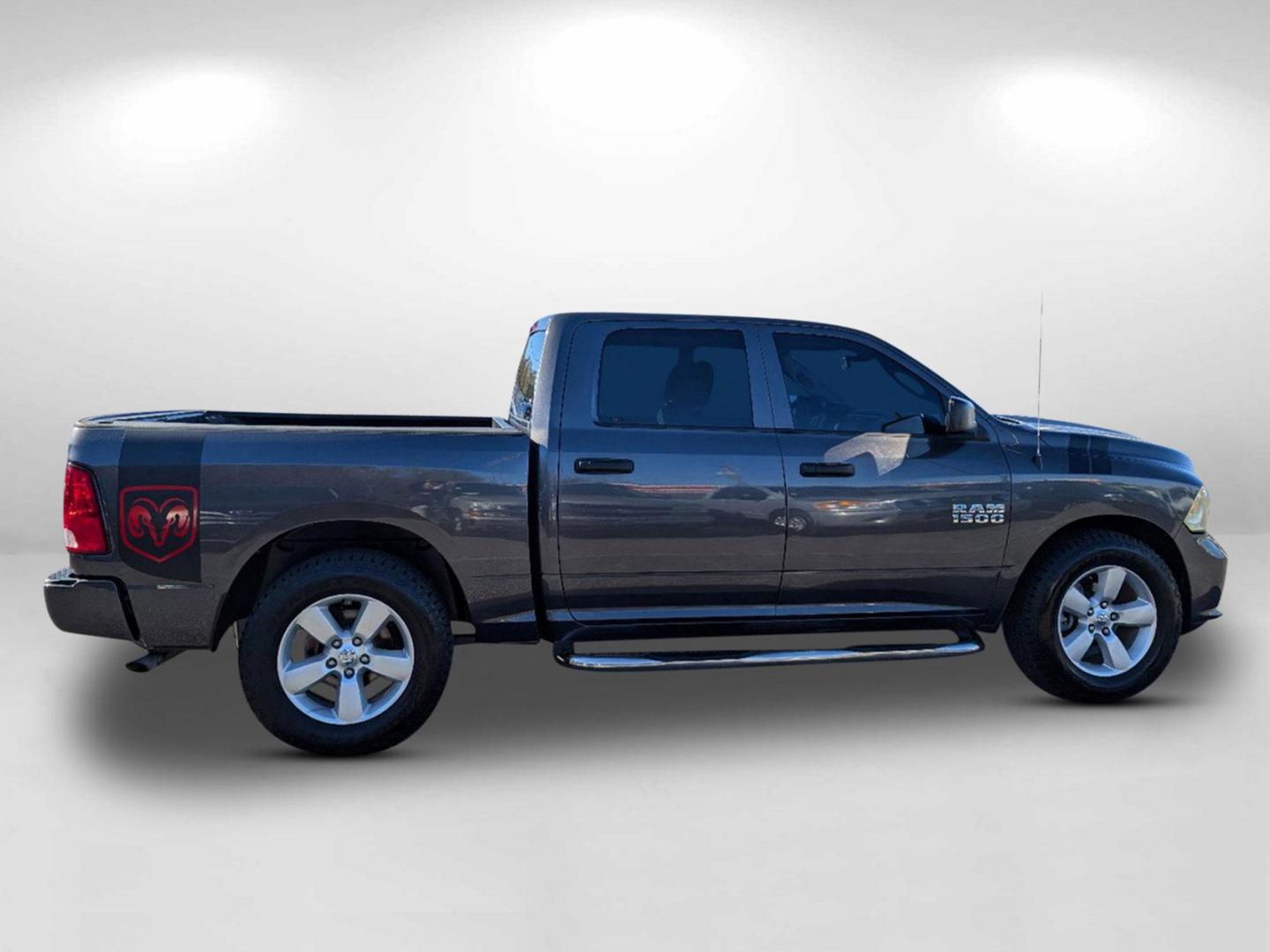 2016 RAM Ram 1500 Pickup Express photo 7