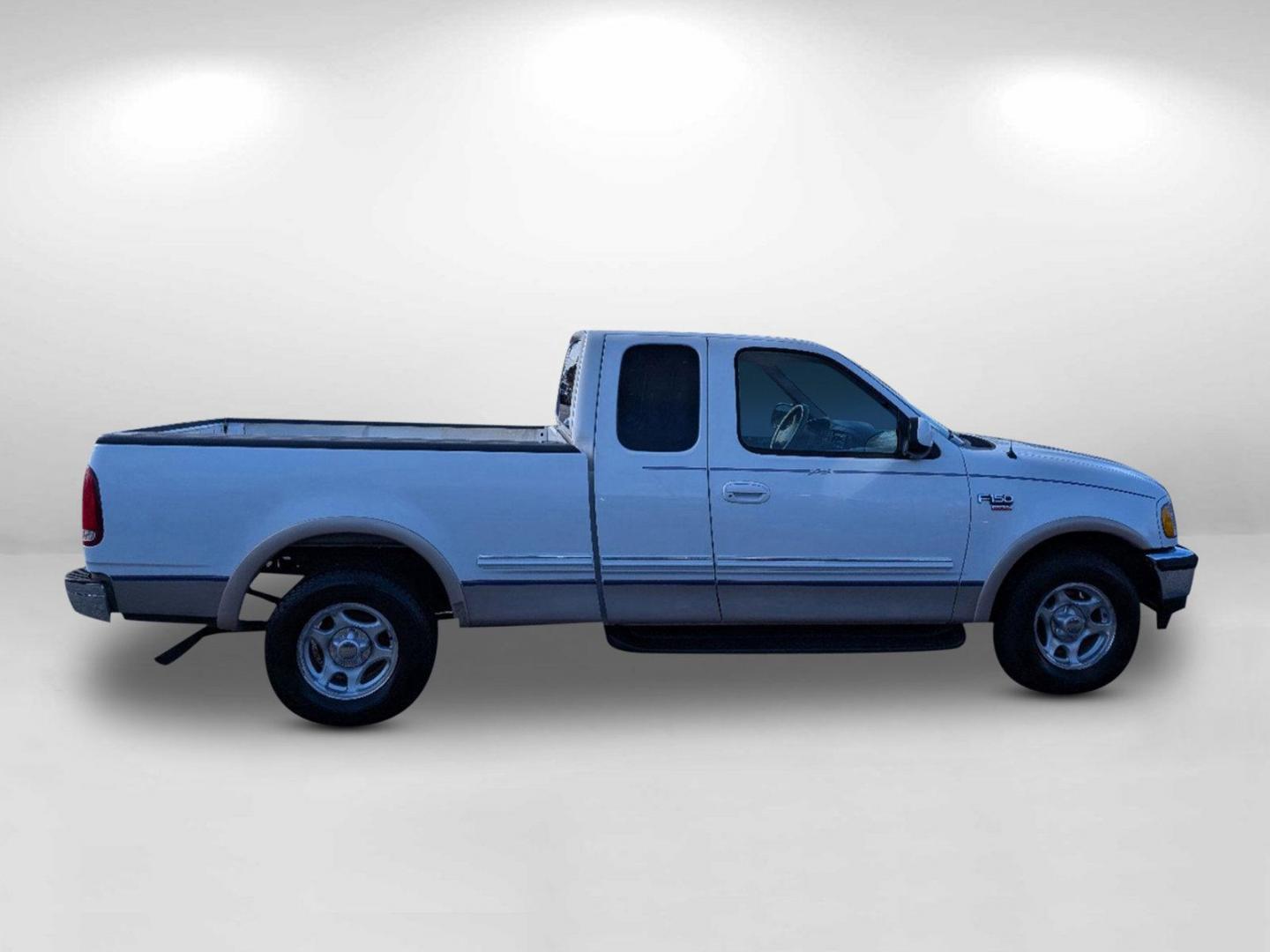 1998 Ford F-150 Lariat (1FTZX1766WN) with an Gas V8 4.6L/281 engine, located at 7000 Northlake Connector, Columbus, GA, 31904, (706) 987-8085, 32.524975, -84.978134 - 1998 Ford F-150 Lariat - Photo#3