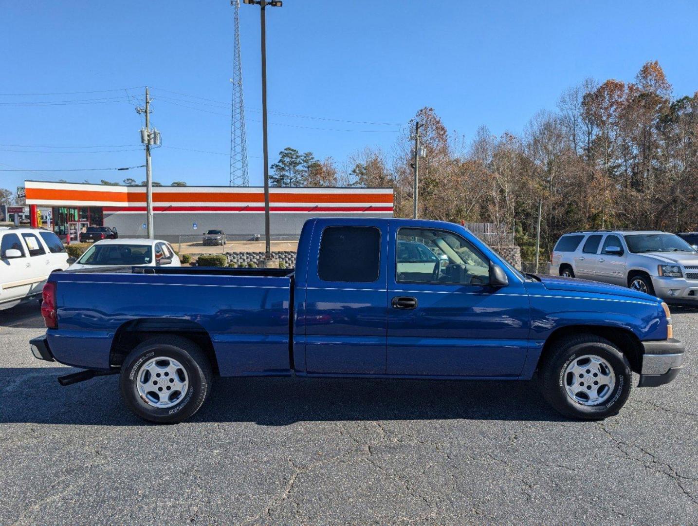 2003 /Tan Chevrolet Silverado 1500 LT (2GCEC19T631) with an Gas V8 5.3L/325 engine, 4-Speed Automatic w/OD transmission, located at 3959 U.S. 80 W, Phenix City, AL, 36870, (334) 297-4885, 32.469296, -85.135185 - 2003 Chevrolet Silverado 1500 LT - Photo#4