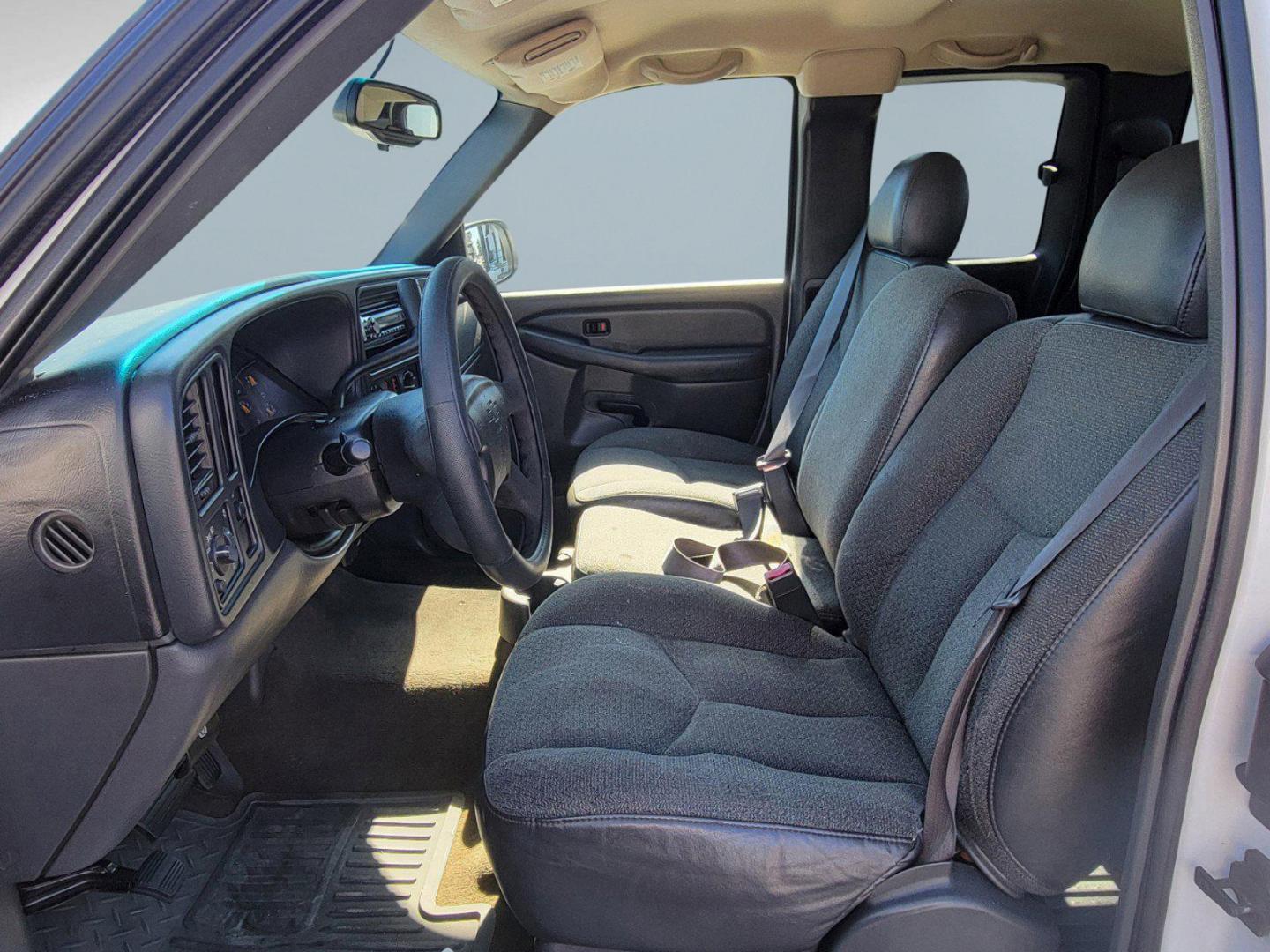 2003 Summit White /Dark Charcoal Chevrolet Silverado 1500 Work Truck (2GCEC19X531) with an Gas V6 4.3L/262 engine, 4-Speed Automatic w/OD transmission, located at 804 22nd Ave, Phenix City, AL, 36870, (334) 297-1860, 32.484749, -85.024475 - 2003 Chevrolet Silverado 1500 Work Truck - Photo#9