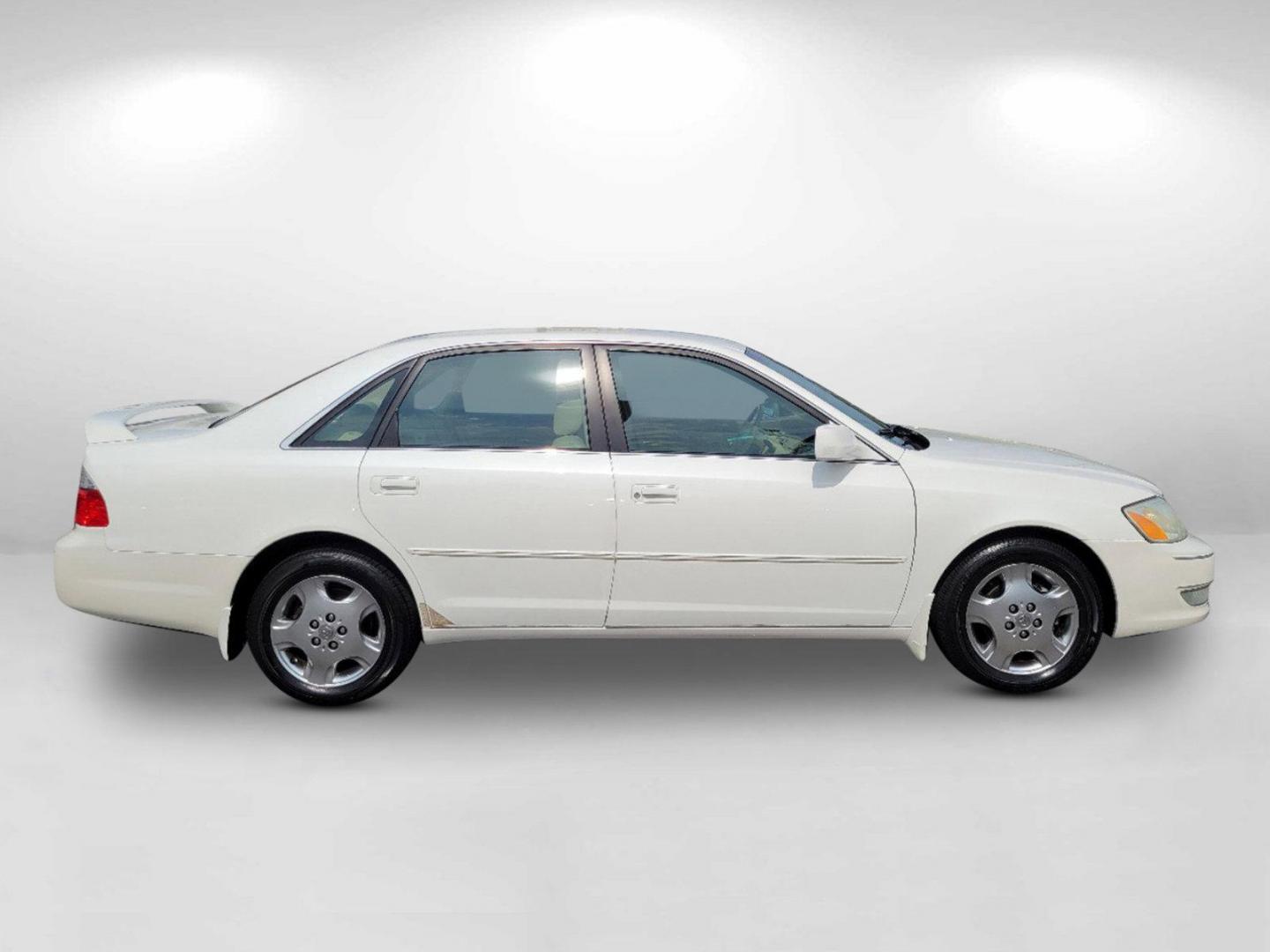 2003 White Toyota Avalon XLS (4T1BF28B23U) with an Gas V6 3.0L/183 engine, 4-Speed Automatic w/OD transmission, located at 804 22nd Ave, Phenix City, AL, 36870, (334) 297-1860, 32.484749, -85.024475 - 2003 Toyota Avalon XLS - Photo#3