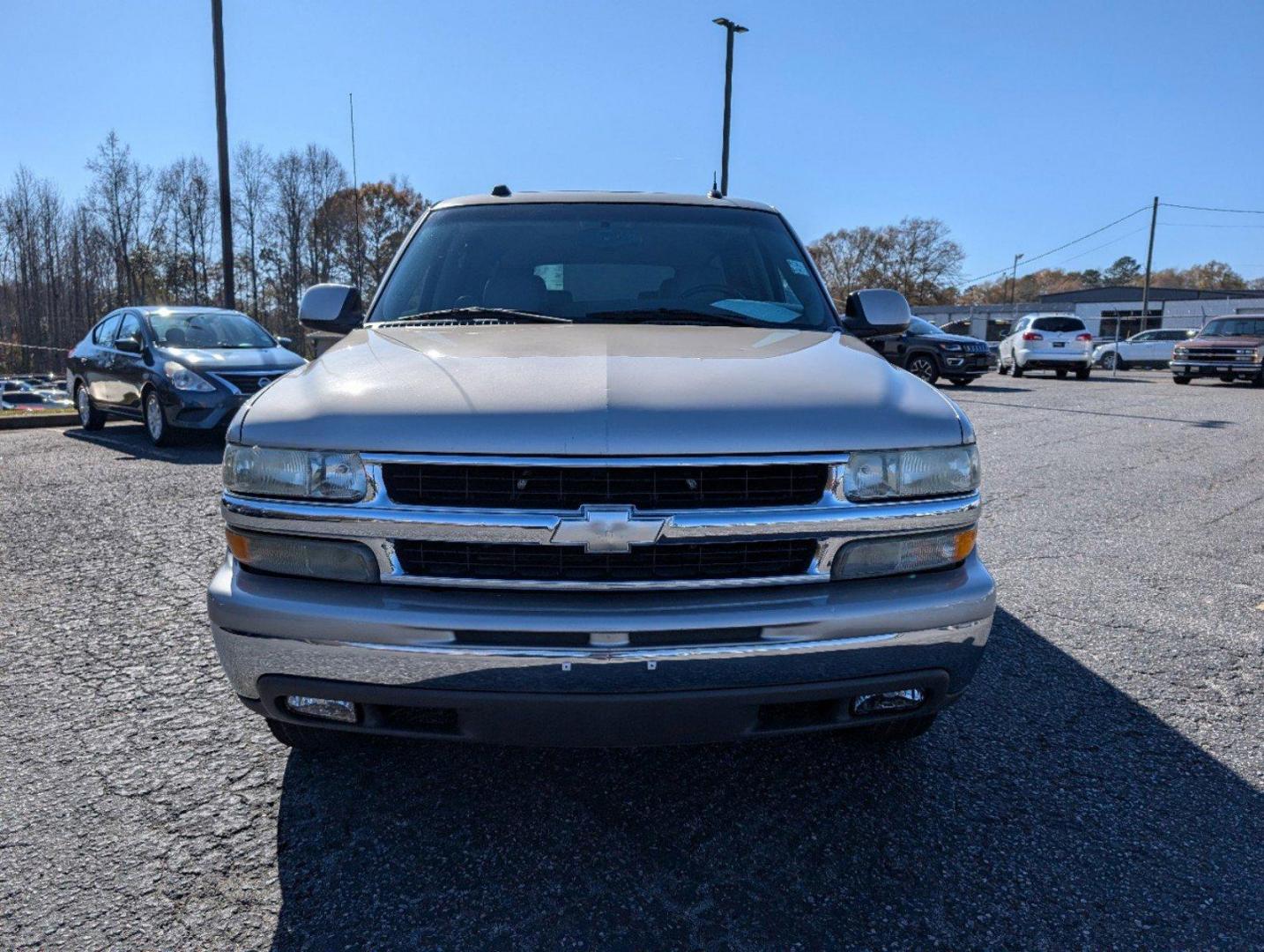 2004 /Gray/Dark Charcoal Chevrolet Suburban LT (3GNEC16Z94G) with an Gas V8 5.3L/327 engine, 4-Speed Automatic w/OD transmission, located at 3959 U.S. 80 W, Phenix City, AL, 36870, (334) 297-4885, 32.469296, -85.135185 - 2004 Chevrolet Suburban LT - Photo#1