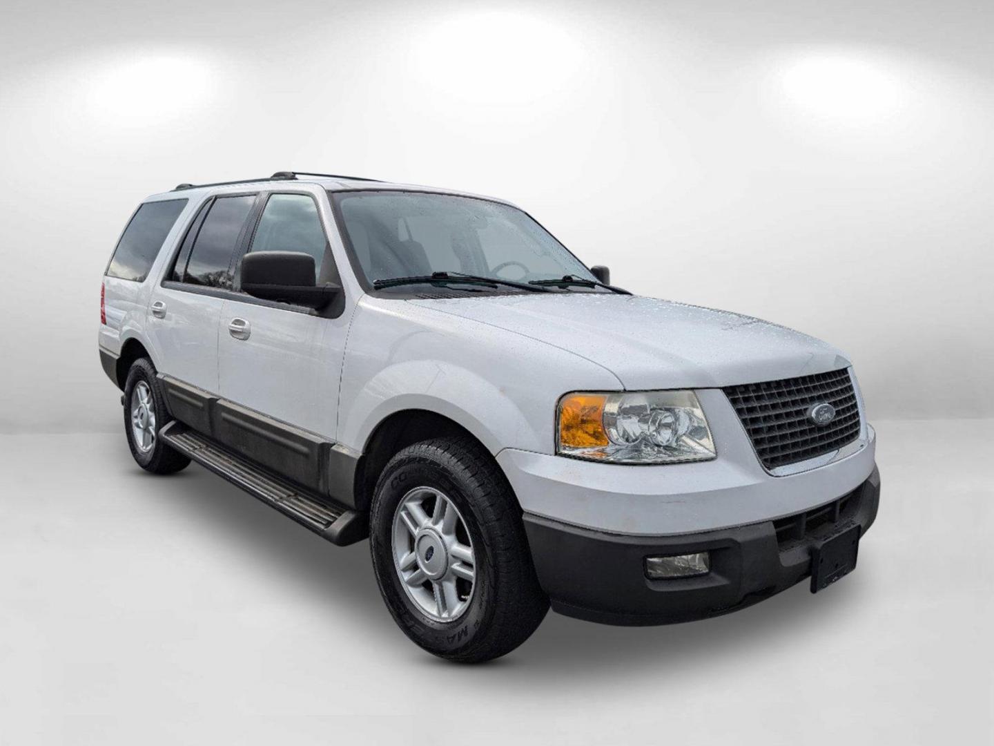 2004 Ford Expedition XLT (1FMRU15W44L) with an Gas V8 4.6L/281 engine, 4-Speed Automatic w/OD transmission, located at 5115 14th Ave., Columbus, GA, 31904, (706) 323-0345, 32.511494, -84.971046 - 2004 Ford Expedition XLT - Photo#2