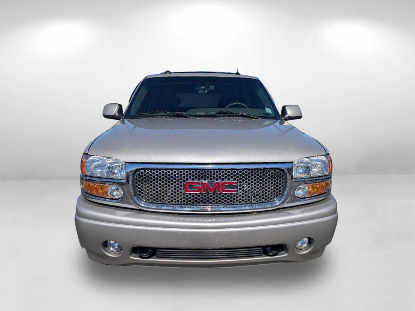 2004 /Stone Gray GMC Yukon XL Denali (1GKFK66U44J) with an Gas V8 6.0L/364 engine, 4-Speed Automatic w/OD transmission, located at 804 22nd Ave, Phenix City, AL, 36870, (334) 297-1860, 32.484749, -85.024475 - 2004 GMC Yukon XL Denali - Photo#1