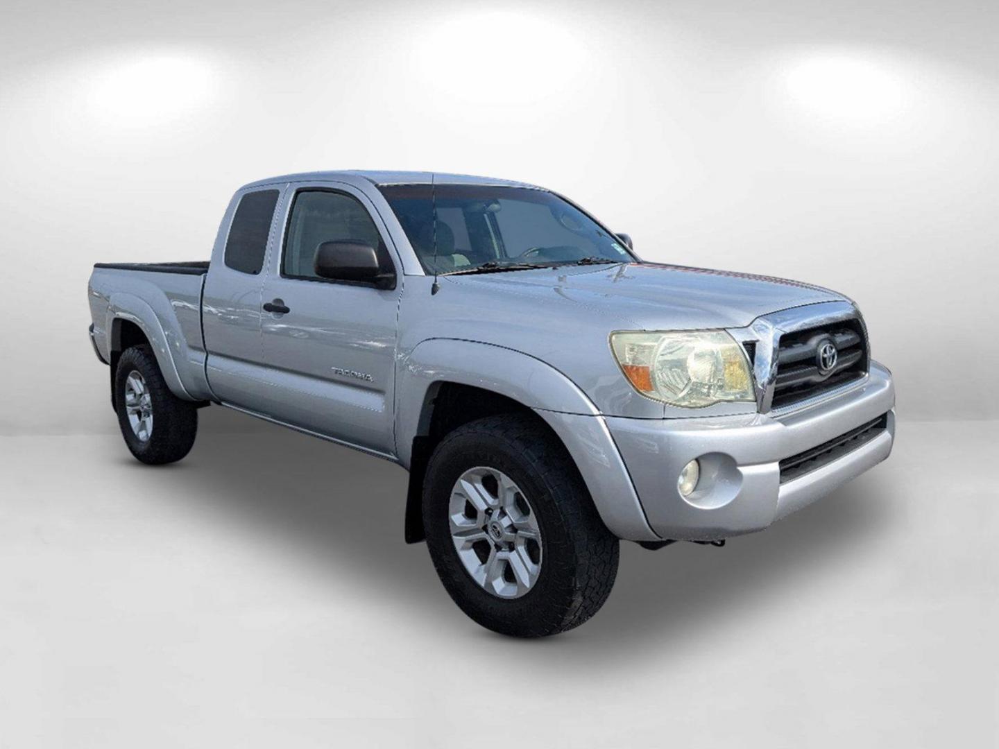 2005 Toyota Tacoma PreRunner (5TETU62N35Z) with an Gas V6 4.0L/241 engine, 5-Speed Automatic w/OD transmission, located at 7000 Northlake Connector, Columbus, GA, 31904, (706) 987-8085, 32.524975, -84.978134 - 2005 Toyota Tacoma PreRunner - Photo#2