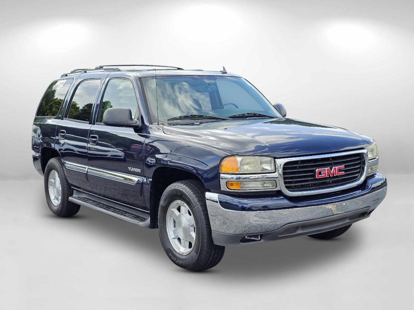 2006 Deep Blue Metallic /Pewter/Dark Pewter GMC Yukon SLT (1GKEC13T76R) with an Gas/Ethanol V8 5.3L/325 engine, 4-Speed Automatic w/OD transmission, located at 804 22nd Ave, Phenix City, AL, 36870, (334) 297-1860, 32.484749, -85.024475 - 2006 GMC Yukon SLT - Photo#3