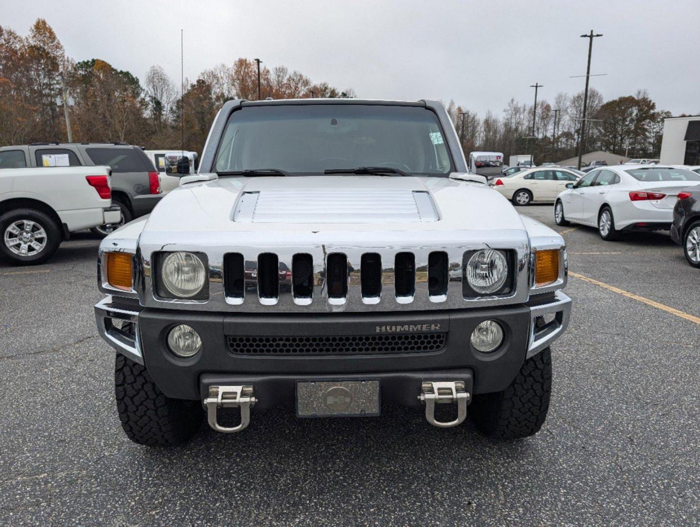 2006 /Ebony HUMMER H3 (5GTDN136068) with an Gas 5 3.5L/211 engine, 4-Speed Automatic w/OD transmission, located at 3959 U.S. 80 W, Phenix City, AL, 36870, (334) 297-4885, 32.469296, -85.135185 - 2006 HUMMER H3 - Photo#2