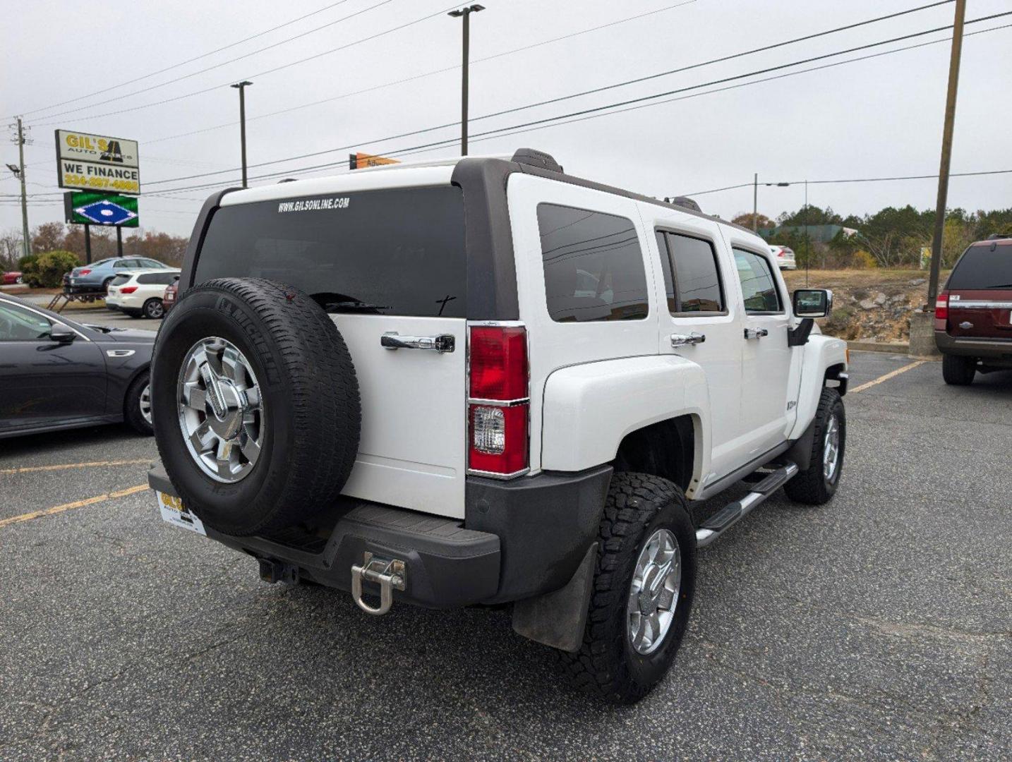 2006 /Ebony HUMMER H3 (5GTDN136068) with an Gas 5 3.5L/211 engine, 4-Speed Automatic w/OD transmission, located at 3959 U.S. 80 W, Phenix City, AL, 36870, (334) 297-4885, 32.469296, -85.135185 - 2006 HUMMER H3 - Photo#5