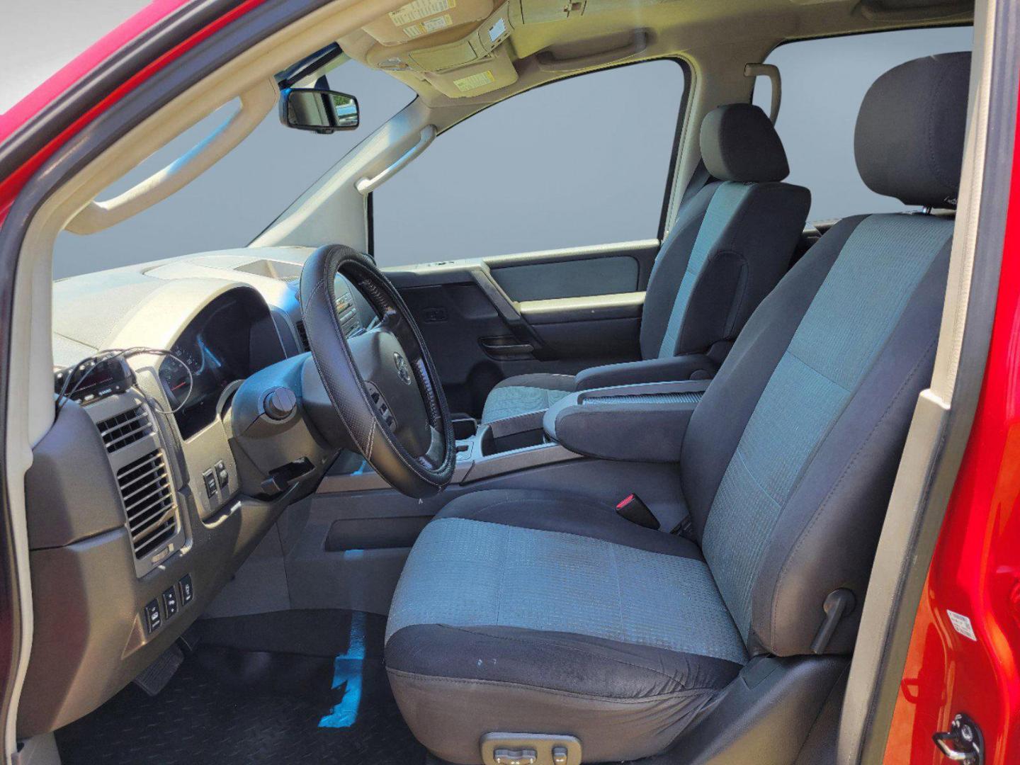 2006 Red Nissan Titan (1N6BA07BX6N) with an Gas/Ethanol V8 5.6L/339 engine, 5-Speed Automatic w/OD transmission, located at 7000 Northlake Connector, Columbus, GA, 31904, (706) 987-8085, 32.524975, -84.978134 - 2006 Nissan Titan - Photo#9