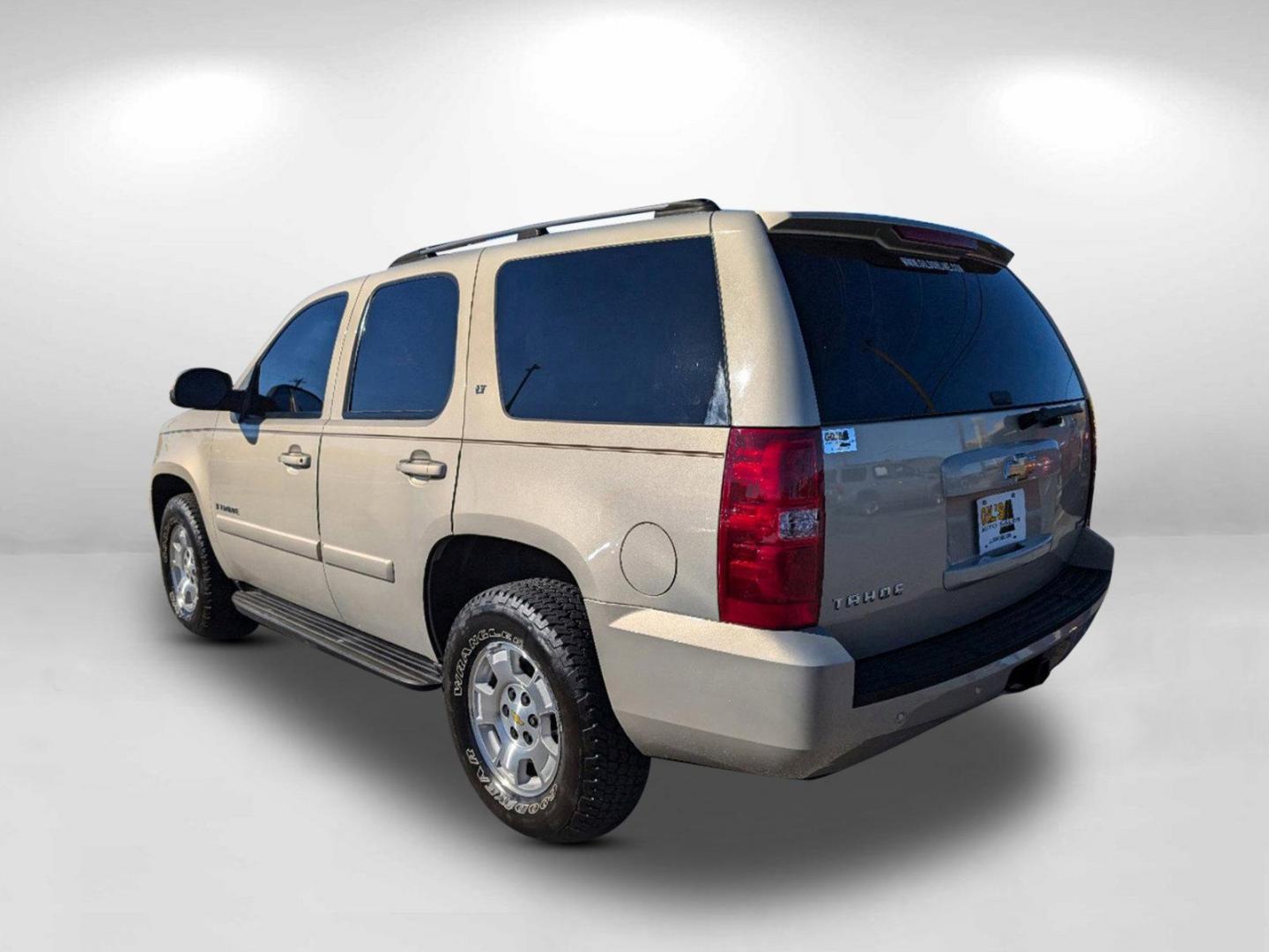 2007 /Ebony/Light Cashmere Chevrolet Tahoe LT (1GNFC13037R) with an Gas/Ethanol V8 5.3L/323 engine, 4-Speed Automatic w/OD transmission, located at 3959 U.S. 80 W, Phenix City, AL, 36870, (334) 297-4885, 32.469296, -85.135185 - 2007 Chevrolet Tahoe LT - Photo#9