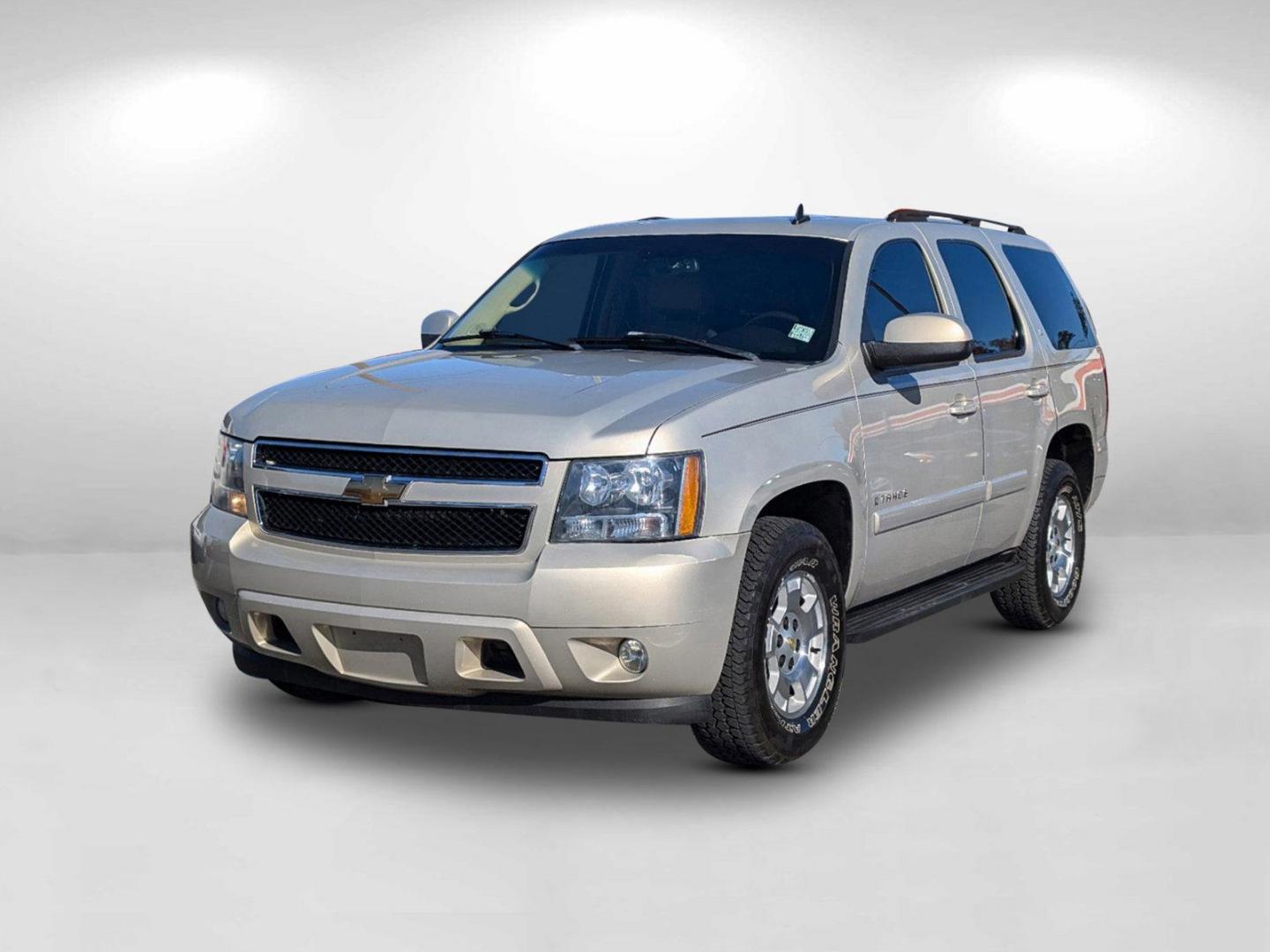 2007 /Ebony/Light Cashmere Chevrolet Tahoe LT (1GNFC13037R) with an Gas/Ethanol V8 5.3L/323 engine, 4-Speed Automatic w/OD transmission, located at 3959 U.S. 80 W, Phenix City, AL, 36870, (334) 297-4885, 32.469296, -85.135185 - 2007 Chevrolet Tahoe LT - Photo#3