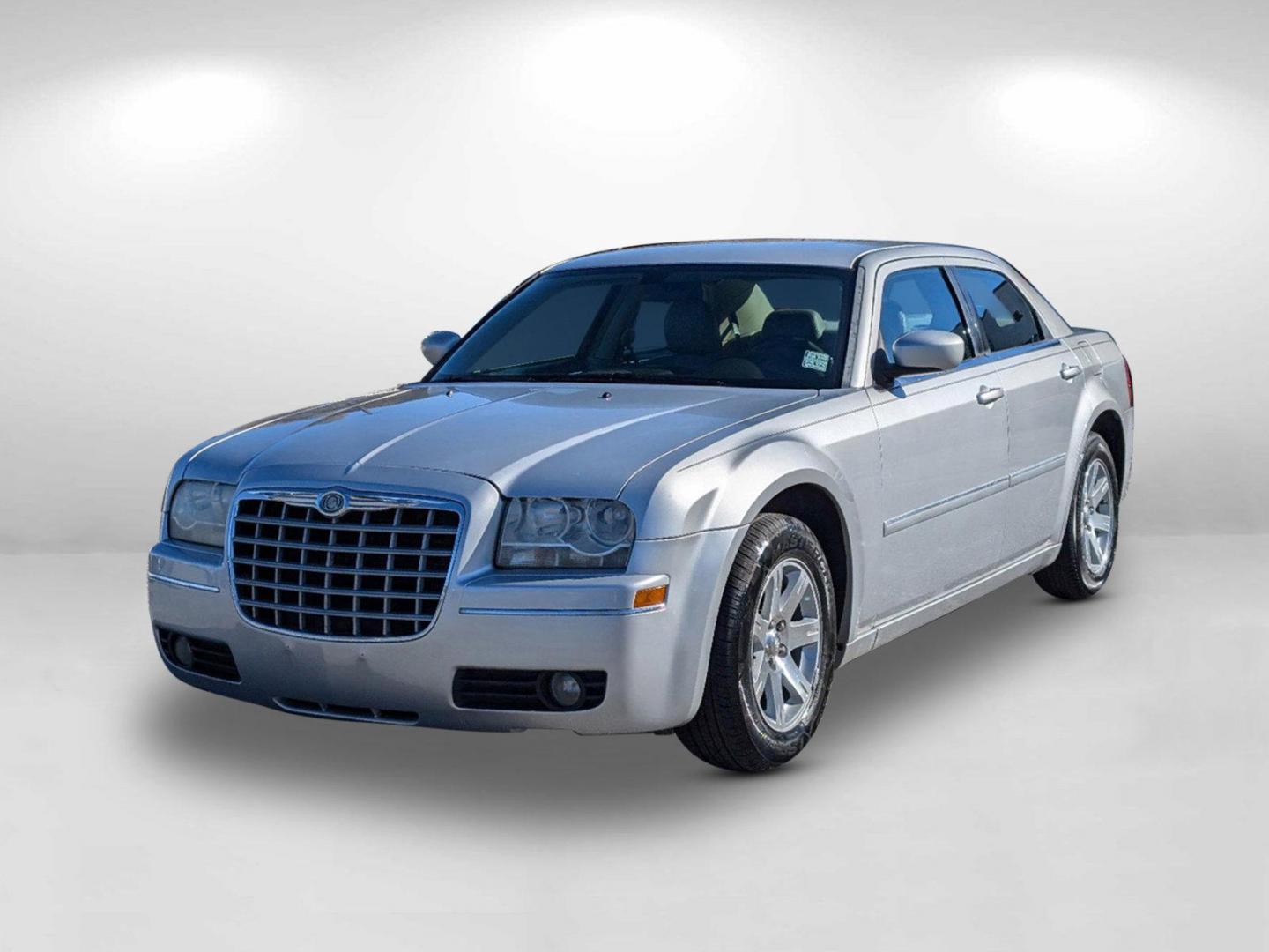 2007 Chrysler 300 Touring (2C3KA53G57H) with an Gas V6 3.5L/215 engine, 5-Speed Automatic transmission, located at 3959 U.S. 80 W, Phenix City, AL, 36870, (334) 297-4885, 32.469296, -85.135185 - 2007 Chrysler 300 Touring - Photo#2