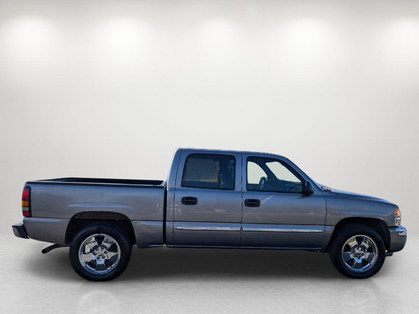 2007 /Dark Pewter GMC Sierra 1500 Classic SL (2GTEC13V071) with an Gas V8 4.8L/293 engine, 4-Speed Automatic w/OD transmission, located at 5115 14th Ave., Columbus, GA, 31904, (706) 323-0345, 32.511494, -84.971046 - 2007 GMC Sierra 1500 Classic SL - Photo#3