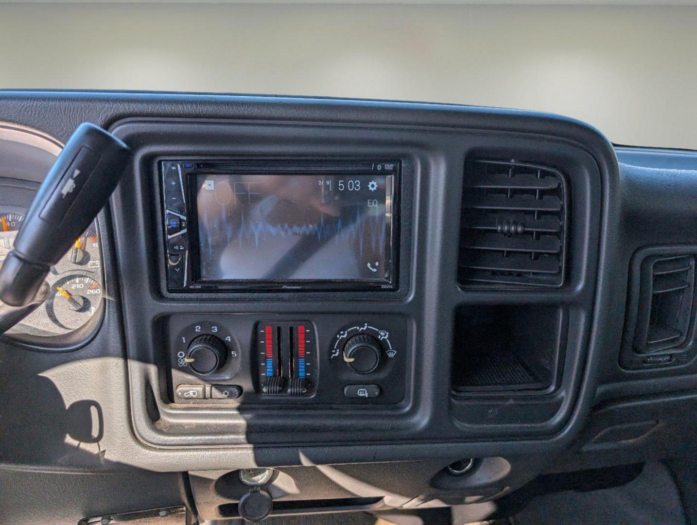 2007 /Dark Pewter GMC Sierra 1500 Classic SL (2GTEC13V071) with an Gas V8 4.8L/293 engine, 4-Speed Automatic w/OD transmission, located at 5115 14th Ave., Columbus, GA, 31904, (706) 323-0345, 32.511494, -84.971046 - 2007 GMC Sierra 1500 Classic SL - Photo#14