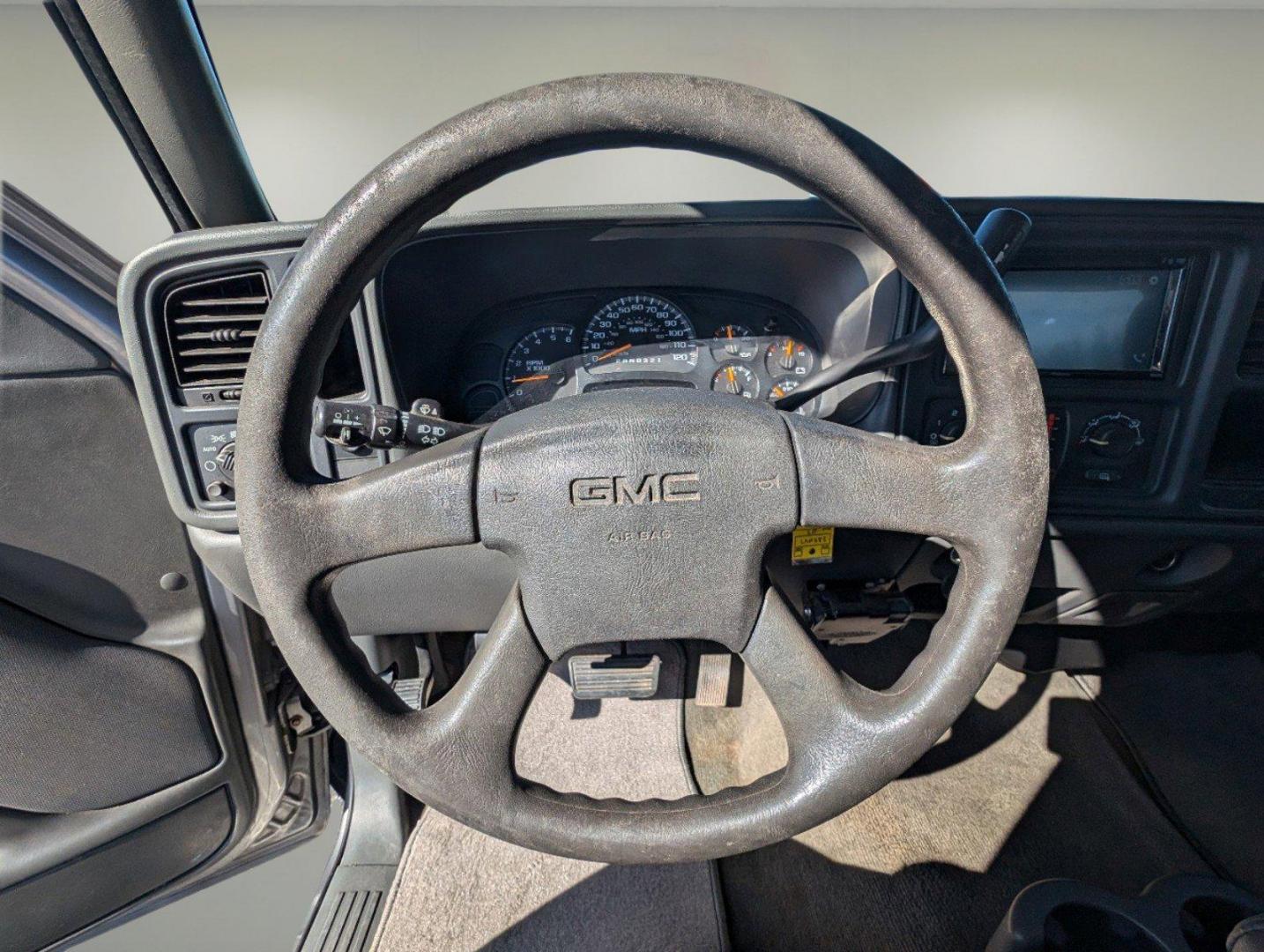 2007 /Dark Pewter GMC Sierra 1500 Classic SL (2GTEC13V071) with an Gas V8 4.8L/293 engine, 4-Speed Automatic w/OD transmission, located at 5115 14th Ave., Columbus, GA, 31904, (706) 323-0345, 32.511494, -84.971046 - 2007 GMC Sierra 1500 Classic SL - Photo#16