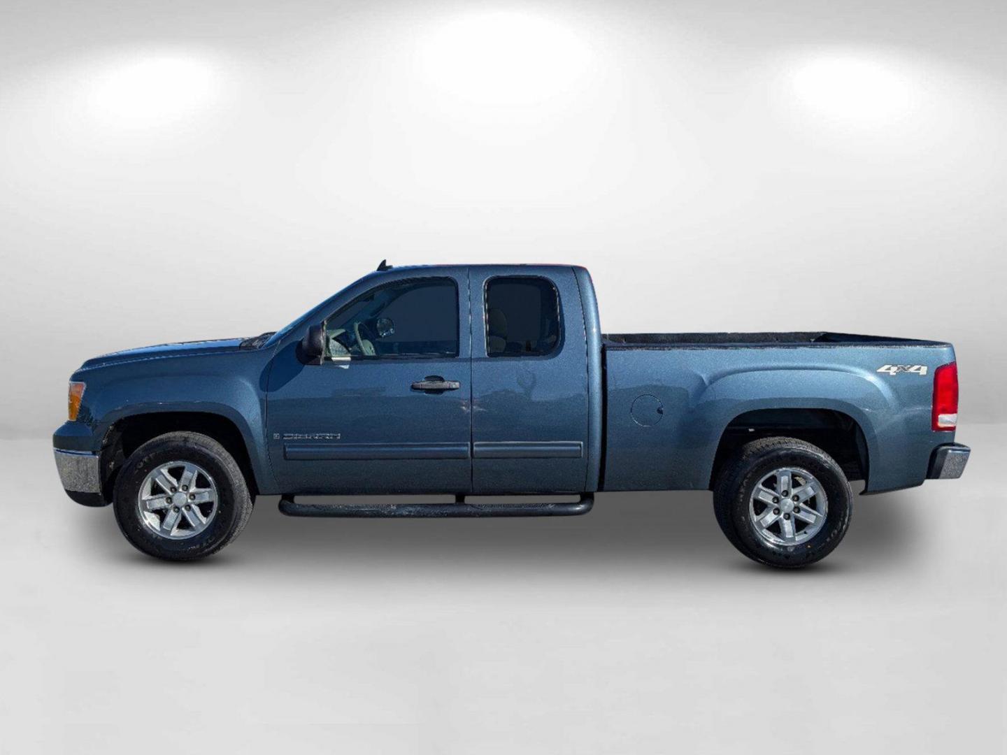 2007 /Dark/Lt Titanium GMC Sierra 1500 SLE1 (1GTEK19C57Z) with an Gas V8 5.3L/323 engine, 4-Speed Automatic w/OD transmission, located at 3959 U.S. 80 W, Phenix City, AL, 36870, (334) 297-4885, 32.469296, -85.135185 - 2007 GMC Sierra 1500 SLE1 - Photo#11