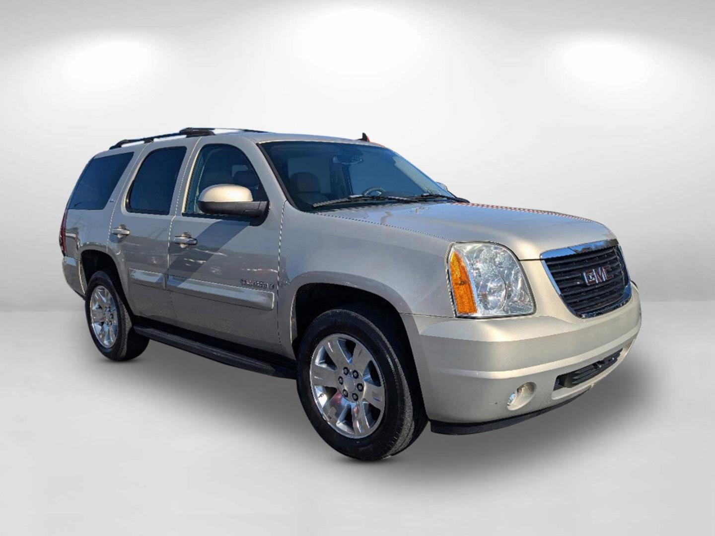 2007 /Light Tan GMC Yukon SLT (1GKFC13037R) with an Gas/Ethanol V8 5.3L/325 engine, 4-Speed Automatic w/OD transmission, located at 5115 14th Ave., Columbus, GA, 31904, (706) 323-0345, 32.511494, -84.971046 - 2007 GMC Yukon SLT - Photo#2