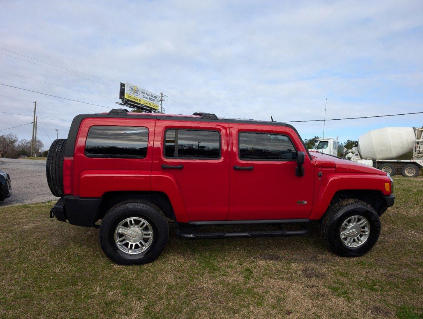 2007 /Ebony HUMMER H3 SUV (5GTDN13E978) with an Gas 5 3.7L/226 engine, 4-Speed Automatic w/OD transmission, located at 3959 U.S. 80 W, Phenix City, AL, 36870, (334) 297-4885, 32.469296, -85.135185 - 2007 HUMMER H3 SUV - Photo#3