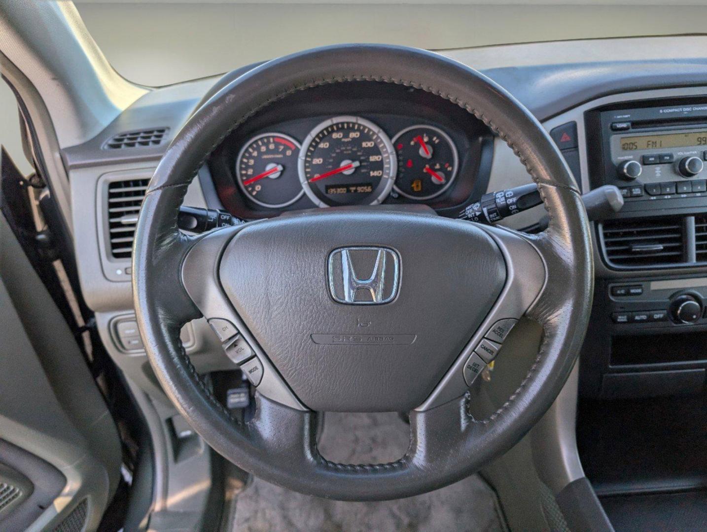 2007 Honda Pilot EX (5FNYF28467B) with an Gas V6 3.5L/212 engine, 5-Speed Automatic w/OD transmission, located at 1430 Gateway Drive, Opelika, AL, 36801, (334) 239-0944, 32.637871, -85.409790 - 2007 Honda Pilot EX - Photo#15