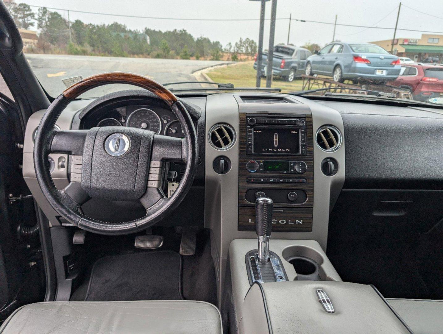 2007 Lincoln Mark LT (5LTPW18547F) with an Gas V8 5.4L/330 engine, 4-Speed Automatic w/OD transmission, located at 804 22nd Ave, Phenix City, AL, 36870, (334) 297-1860, 32.484749, -85.024475 - 2007 Lincoln Mark LT - Photo#12