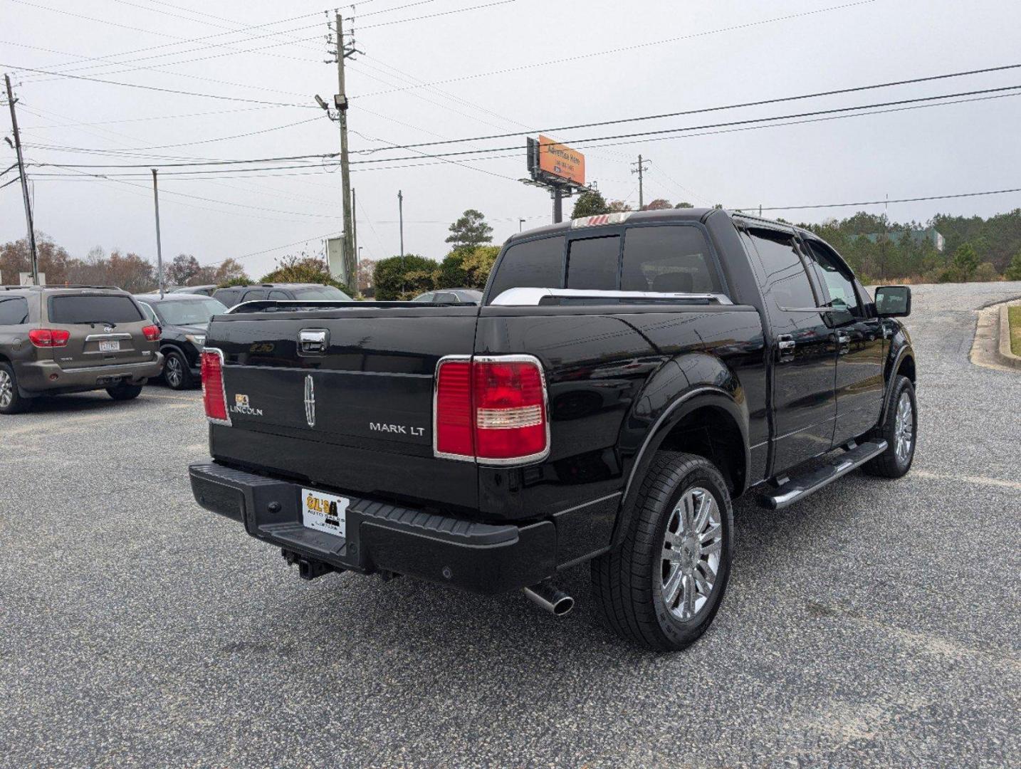 2007 Lincoln Mark LT (5LTPW18547F) with an Gas V8 5.4L/330 engine, 4-Speed Automatic w/OD transmission, located at 804 22nd Ave, Phenix City, AL, 36870, (334) 297-1860, 32.484749, -85.024475 - 2007 Lincoln Mark LT - Photo#5