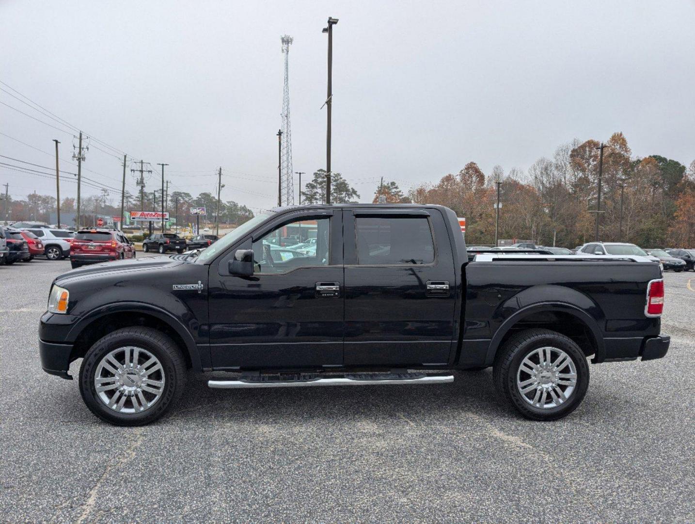 2007 Lincoln Mark LT (5LTPW18547F) with an Gas V8 5.4L/330 engine, 4-Speed Automatic w/OD transmission, located at 804 22nd Ave, Phenix City, AL, 36870, (334) 297-1860, 32.484749, -85.024475 - 2007 Lincoln Mark LT - Photo#8