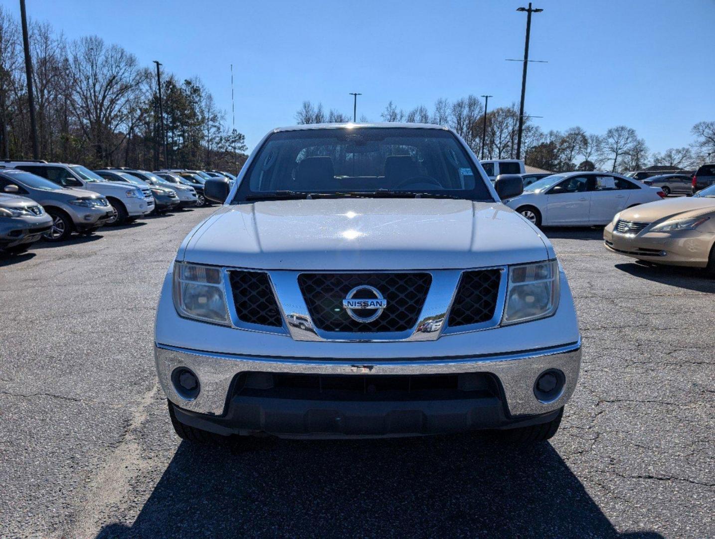 2007 Nissan Frontier (1N6AD09W57C) with an Gas V6 4.0L/241 engine, located at 3959 U.S. 80 W, Phenix City, AL, 36870, (334) 297-4885, 32.469296, -85.135185 - 2007 Nissan Frontier - Photo#2