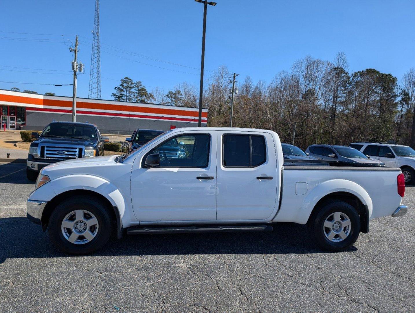 2007 Nissan Frontier (1N6AD09W57C) with an Gas V6 4.0L/241 engine, located at 3959 U.S. 80 W, Phenix City, AL, 36870, (334) 297-4885, 32.469296, -85.135185 - 2007 Nissan Frontier - Photo#8