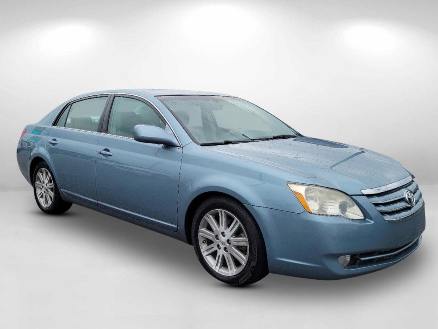 2007 Silver Toyota Avalon Limited (4T1BK36B47U) with an Gas V6 3.5L/211 engine, 5-Speed Automatic w/OD transmission, located at 3959 U.S. 80 W, Phenix City, AL, 36870, (334) 297-4885, 32.469296, -85.135185 - 2007 Toyota Avalon Limited - Photo#2