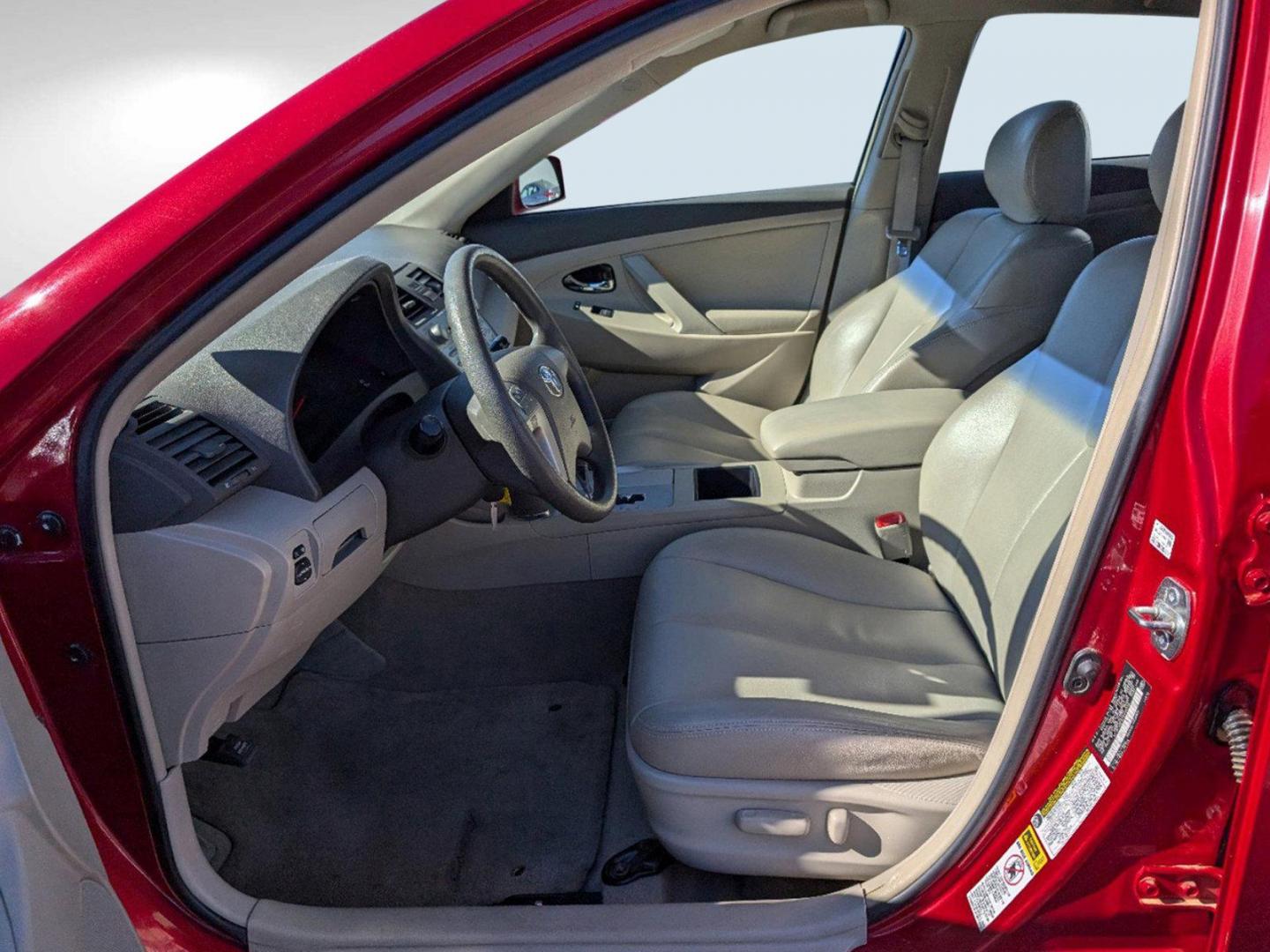 2007 Toyota Camry LE (4T1BE46KX7U) with an Gas I4 2.4L/144 engine, 5-Speed Automatic w/OD transmission, located at 1430 Gateway Drive, Opelika, AL, 36801, (334) 239-0944, 32.637871, -85.409790 - 2007 Toyota Camry LE - Photo#8