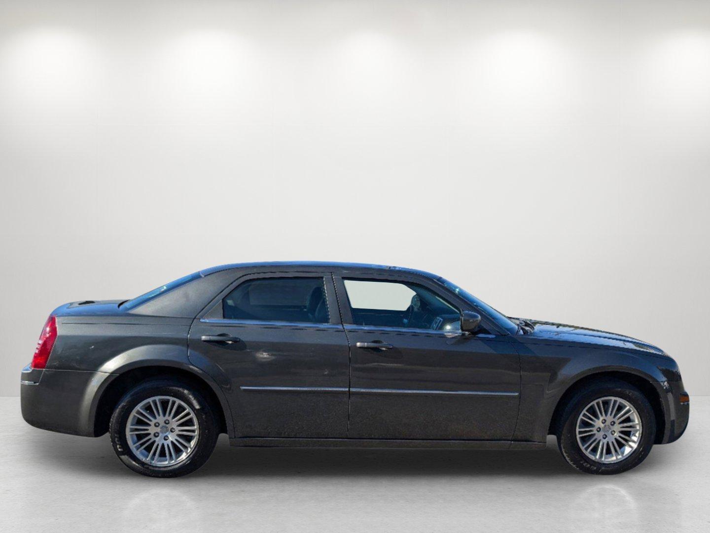 2008 /Dark Slate Gray Chrysler 300 Touring (2C3KA53G48H) with an Gas V6 3.5L/214 engine, 4-Speed Automatic transmission, located at 7000 Northlake Connector, Columbus, GA, 31904, (706) 987-8085, 32.524975, -84.978134 - 2008 Chrysler 300 Touring - Photo#3