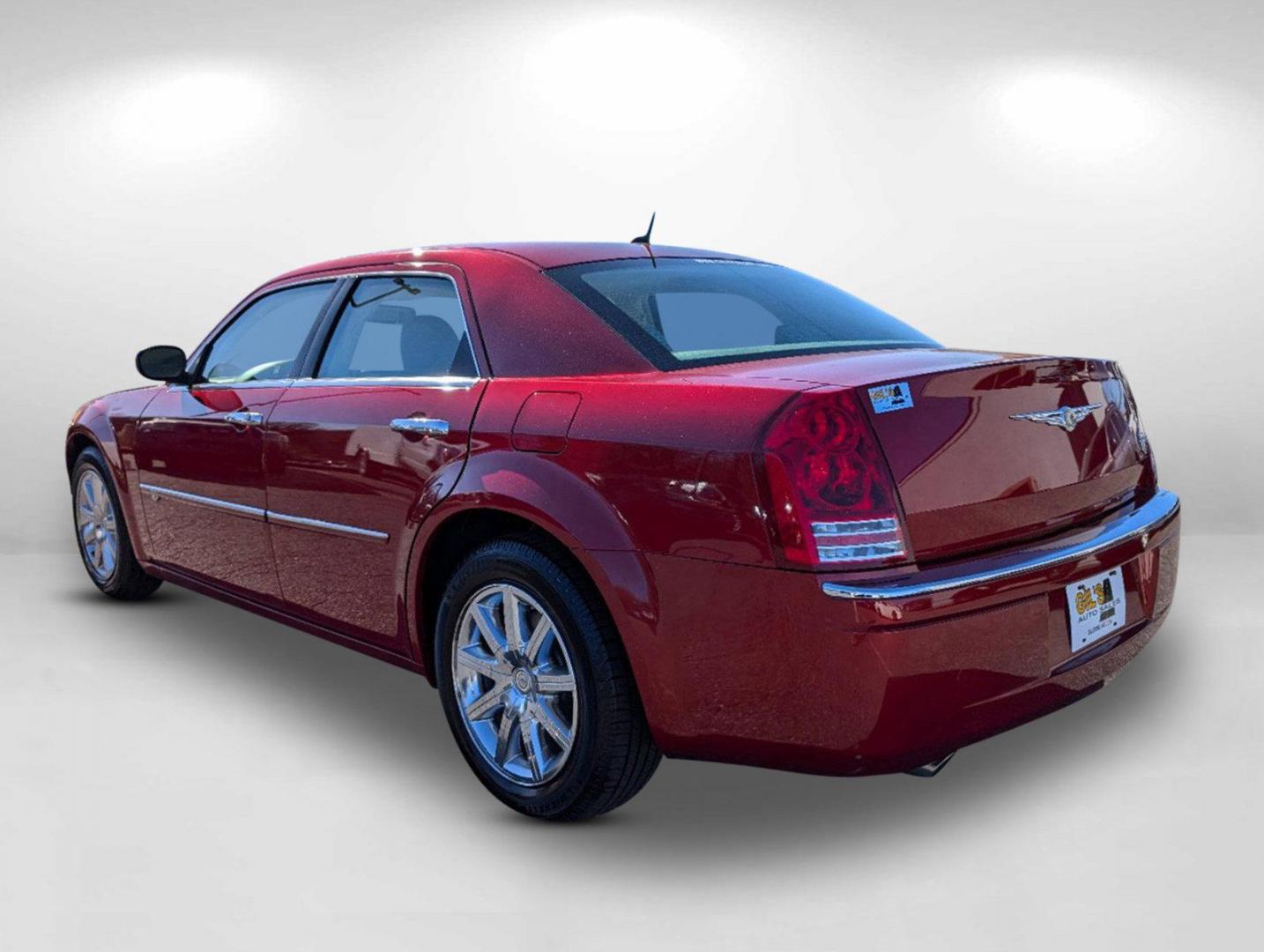 2008 /Dk Khaki/Lt Gray Chrysler 300 C Hemi (2C3KA63H98H) with an Gas V8 5.7L/345 engine, 5-Speed Automatic transmission, located at 1430 Gateway Drive, Opelika, AL, 36801, (334) 239-0944, 32.637871, -85.409790 - 2008 Chrysler 300 C Hemi - Photo#8