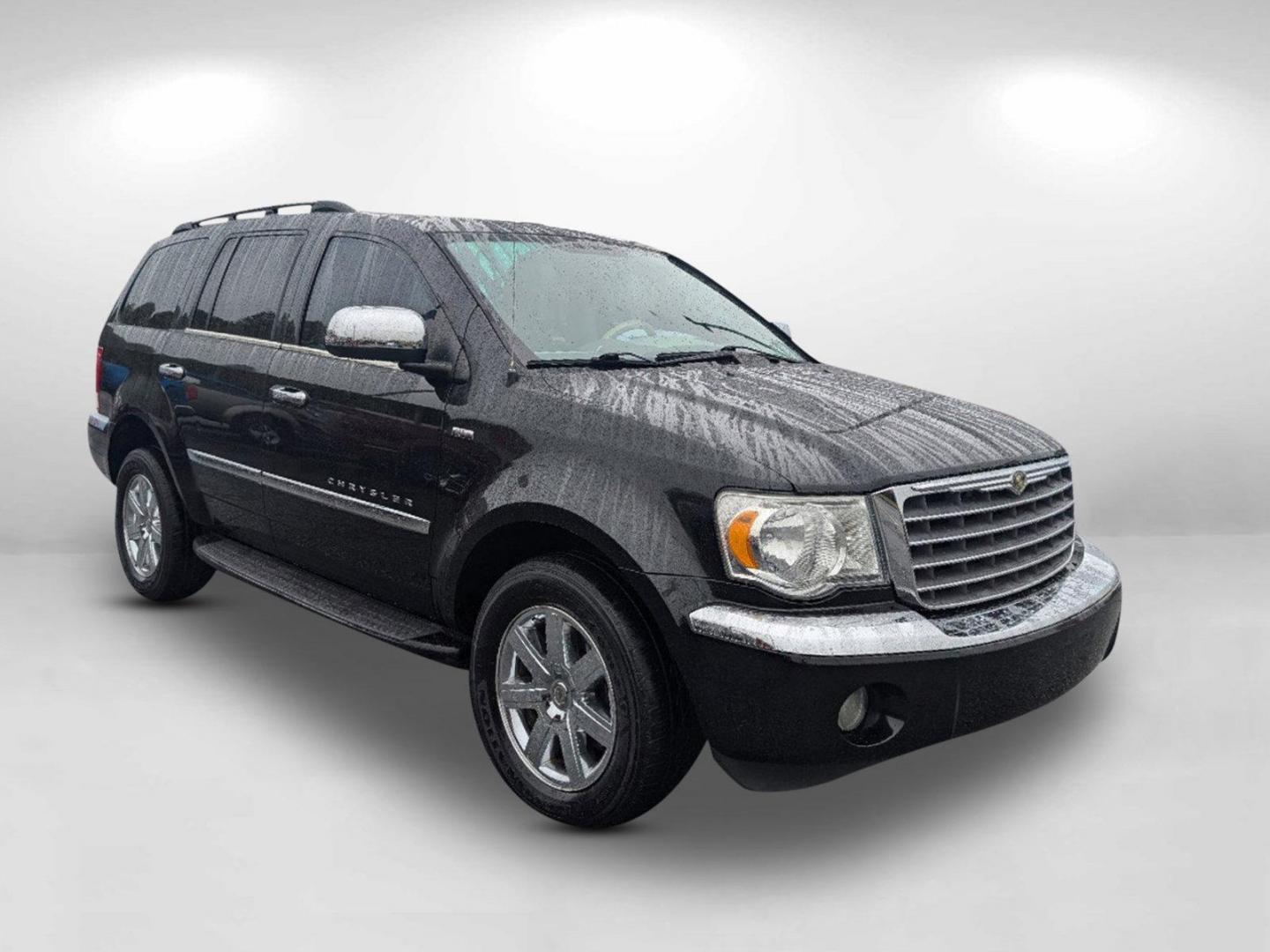 2008 /Light Graystone Chrysler Aspen Limited (1A8HX58298F) with an Gas V8 5.7L/345 engine, 5-Speed Automatic transmission, located at 1430 Gateway Drive, Opelika, AL, 36801, (334) 239-0944, 32.637871, -85.409790 - 2008 Chrysler Aspen Limited - Photo#2