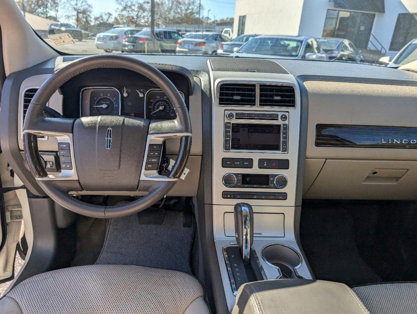 2008 Lincoln MKX (2LMDU68C38B) with an Gas V6 3.5L/213 engine, 6-Speed Automatic w/OD transmission, located at 3959 U.S. 80 W, Phenix City, AL, 36870, (334) 297-4885, 32.469296, -85.135185 - 2008 Lincoln MKX - Photo#11