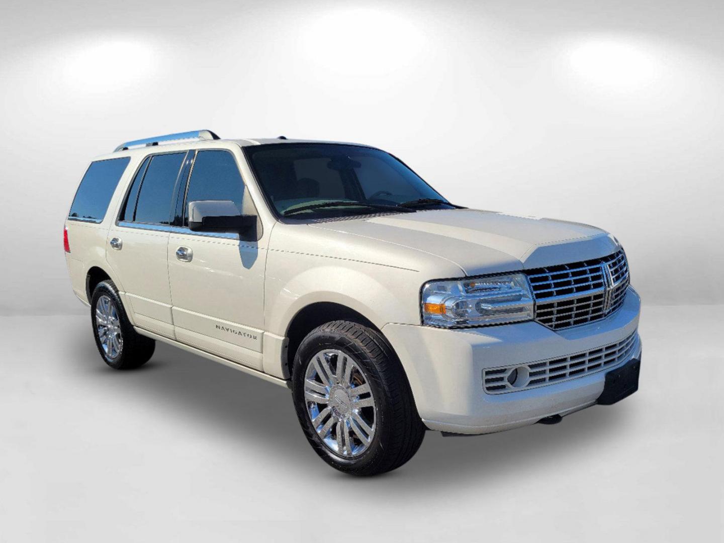 2008 White Lincoln Navigator (5LMFU27558L) with an Gas V8 5.4L/330 engine, 6-Speed Automatic w/OD transmission, located at 5115 14th Ave., Columbus, GA, 31904, (706) 323-0345, 32.511494, -84.971046 - 2008 Lincoln Navigator - Photo#2