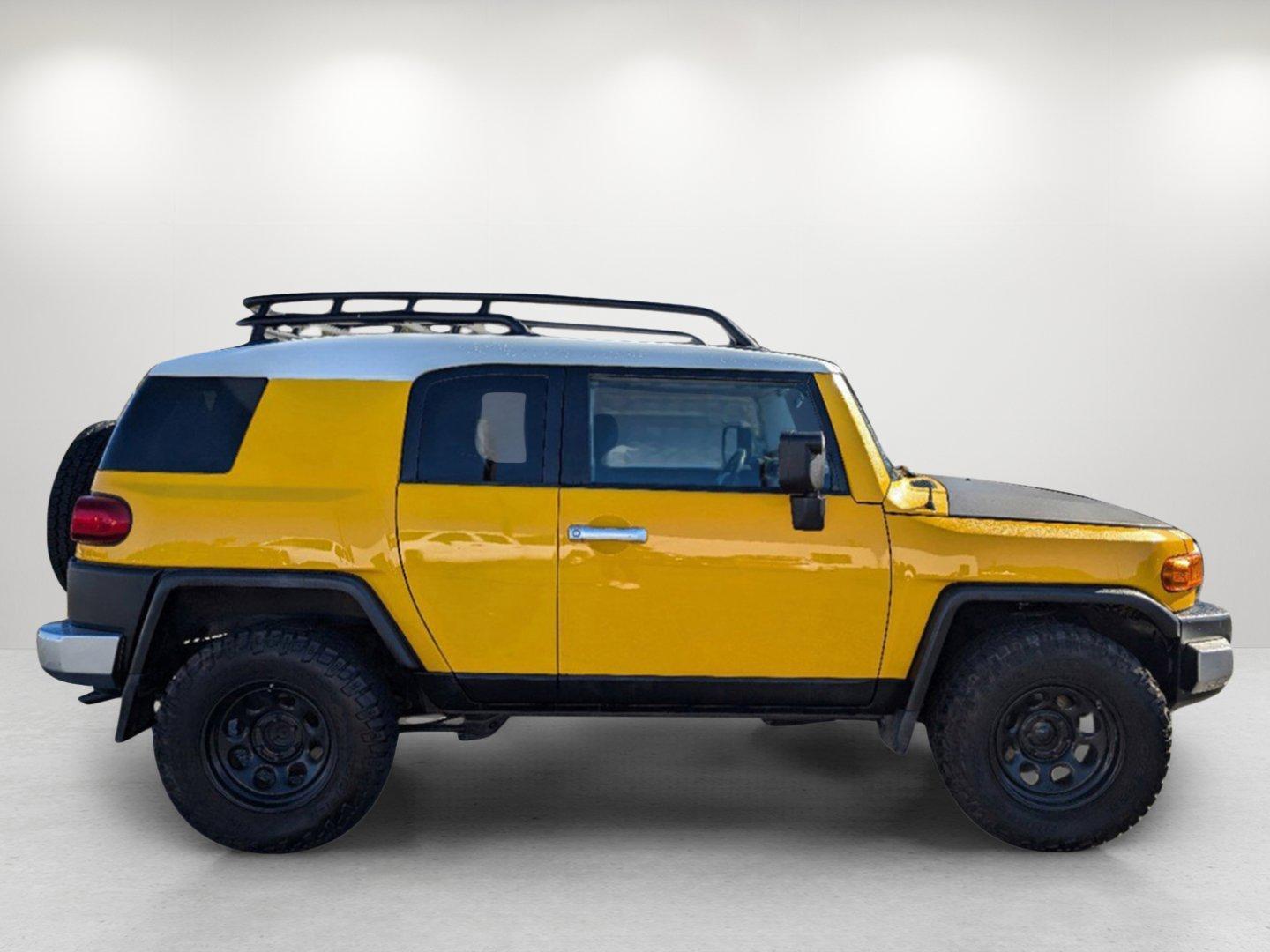 2008 Toyota FJ Cruiser (JTEBU11FX8K) with an Gas V6 4.0L/241 engine, 5-Speed Automatic w/OD transmission, located at 1430 Gateway Drive, Opelika, AL, 36801, (334) 239-0944, 32.637871, -85.409790 - 2008 Toyota FJ Cruiser - Photo#3