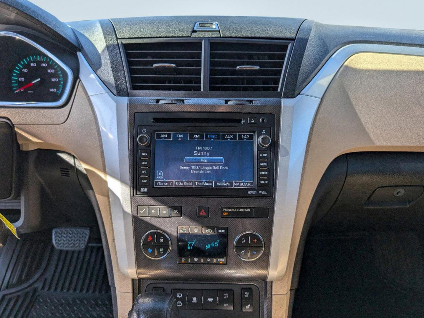 2009 /Cashmere/Ebony Chevrolet Traverse LTZ (1GNER33DX9S) with an Gas V6 3.6L/220 engine, 6-Speed Automatic transmission, located at 1430 Gateway Drive, Opelika, AL, 36801, (334) 239-0944, 32.637871, -85.409790 - 2009 Chevrolet Traverse LTZ - Photo#13