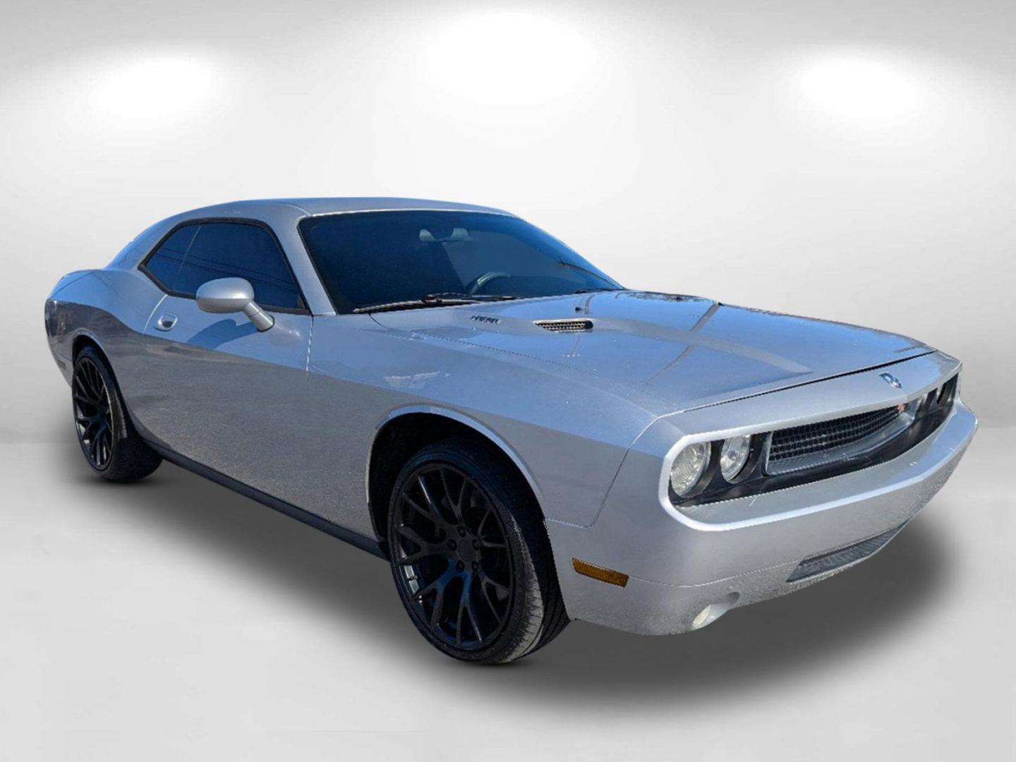 2009 /Dark Slate Gray Dodge Challenger R/T (2B3LJ54T89H) with an Gas V8 5.7L/345 engine, 5-Speed Automatic transmission, located at 5115 14th Ave., Columbus, GA, 31904, (706) 323-0345, 32.511494, -84.971046 - 2009 Dodge Challenger R/T - Photo#2