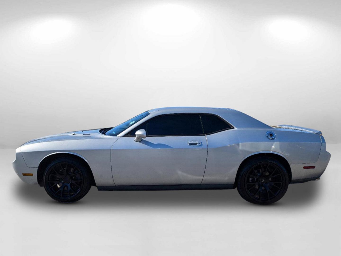 2009 /Dark Slate Gray Dodge Challenger R/T (2B3LJ54T89H) with an Gas V8 5.7L/345 engine, 5-Speed Automatic transmission, located at 5115 14th Ave., Columbus, GA, 31904, (706) 323-0345, 32.511494, -84.971046 - 2009 Dodge Challenger R/T - Photo#7