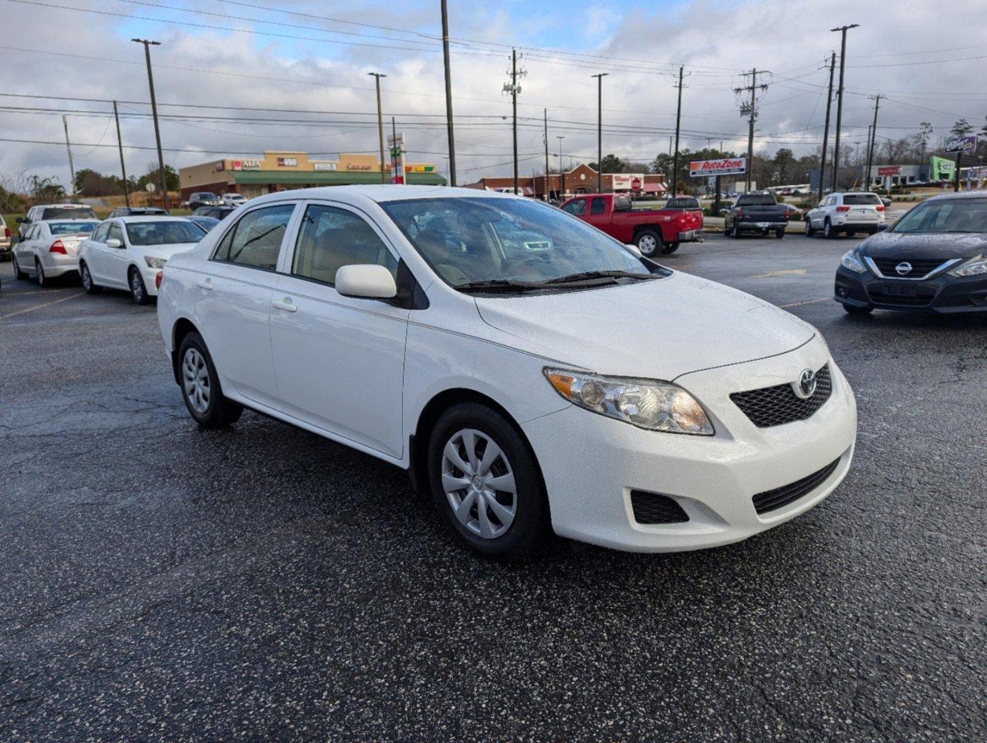 2009 Toyota Corolla LE (1NXBU40E09Z) with an Gas I4 1.8L/110 engine, 4-Speed Automatic w/OD transmission, located at 521 Old Farm Lane Rd, Prattville, AL, 36066, (334) 325-1505, 32.482460, -86.416367 - 2009 Toyota Corolla LE - Photo#2