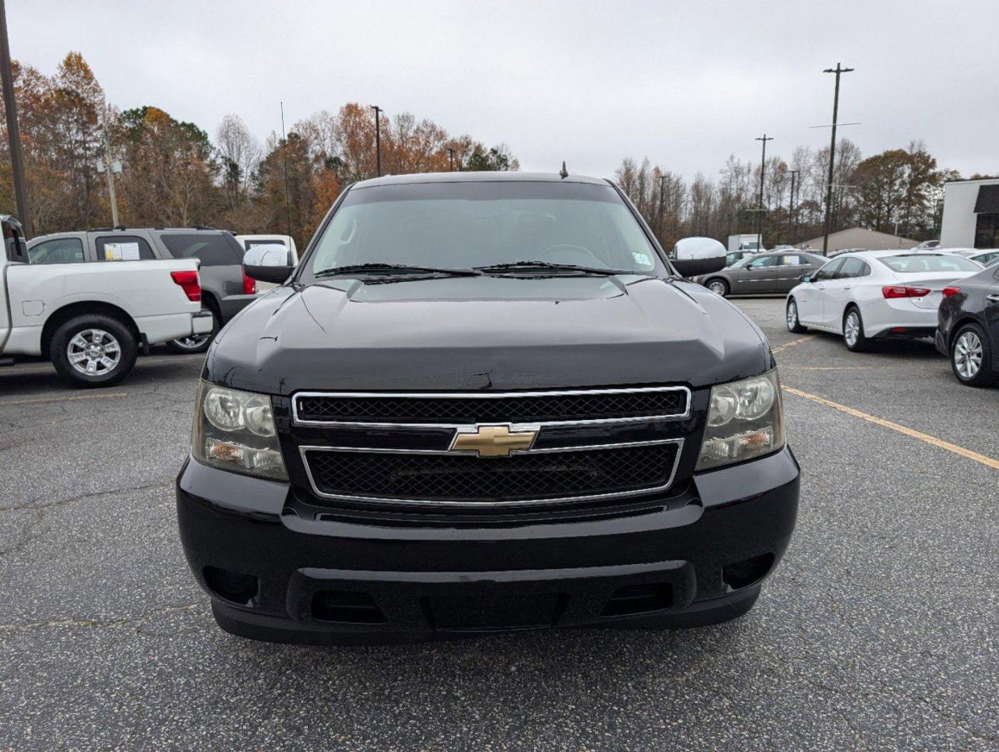 2010 /Ebony Chevrolet Avalanche LS (3GNNCEE00AG) with an Gas/Ethanol V8 5.3L/325 engine, 6-Speed Automatic w/OD transmission, located at 3959 U.S. 80 W, Phenix City, AL, 36870, (334) 297-4885, 32.469296, -85.135185 - 2010 Chevrolet Avalanche LS - Photo#2