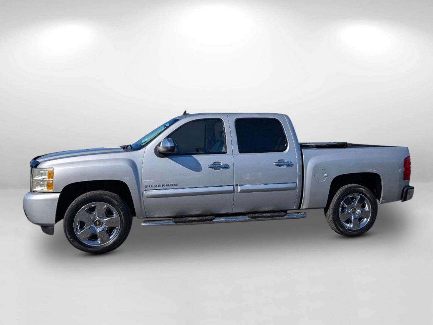 2010 /Light Titanium/Ebony Chevrolet Silverado 1500 LT (3GCRCSE01AG) with an Gas/Ethanol V8 5.3L/323 engine, 6-Speed Automatic w/OD transmission, located at 3959 U.S. 80 W, Phenix City, AL, 36870, (334) 297-4885, 32.469296, -85.135185 - 2010 Chevrolet Silverado 1500 LT - Photo#10