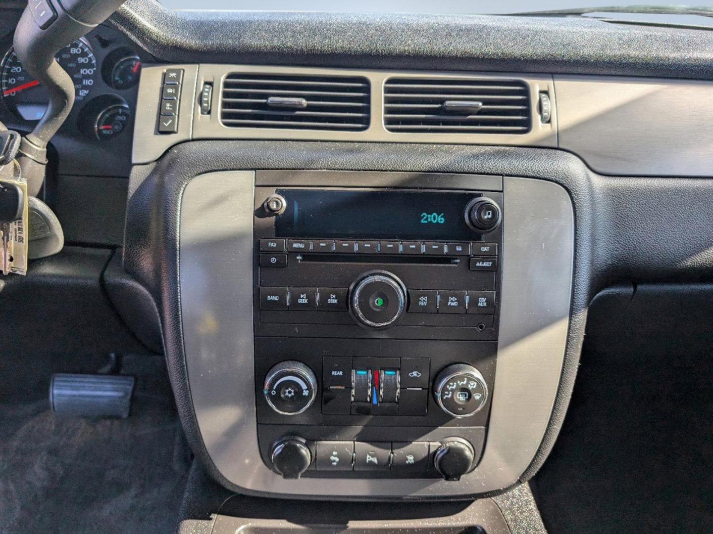 2010 /Ebony Chevrolet Tahoe LS (1GNUKAE0XAR) with an Gas/Ethanol V8 5.3L/323 engine, 6-Speed Automatic w/OD transmission, located at 521 Old Farm Lane Rd, Prattville, AL, 36066, (334) 325-1505, 32.482460, -86.416367 - 2010 Chevrolet Tahoe LS - Photo#14